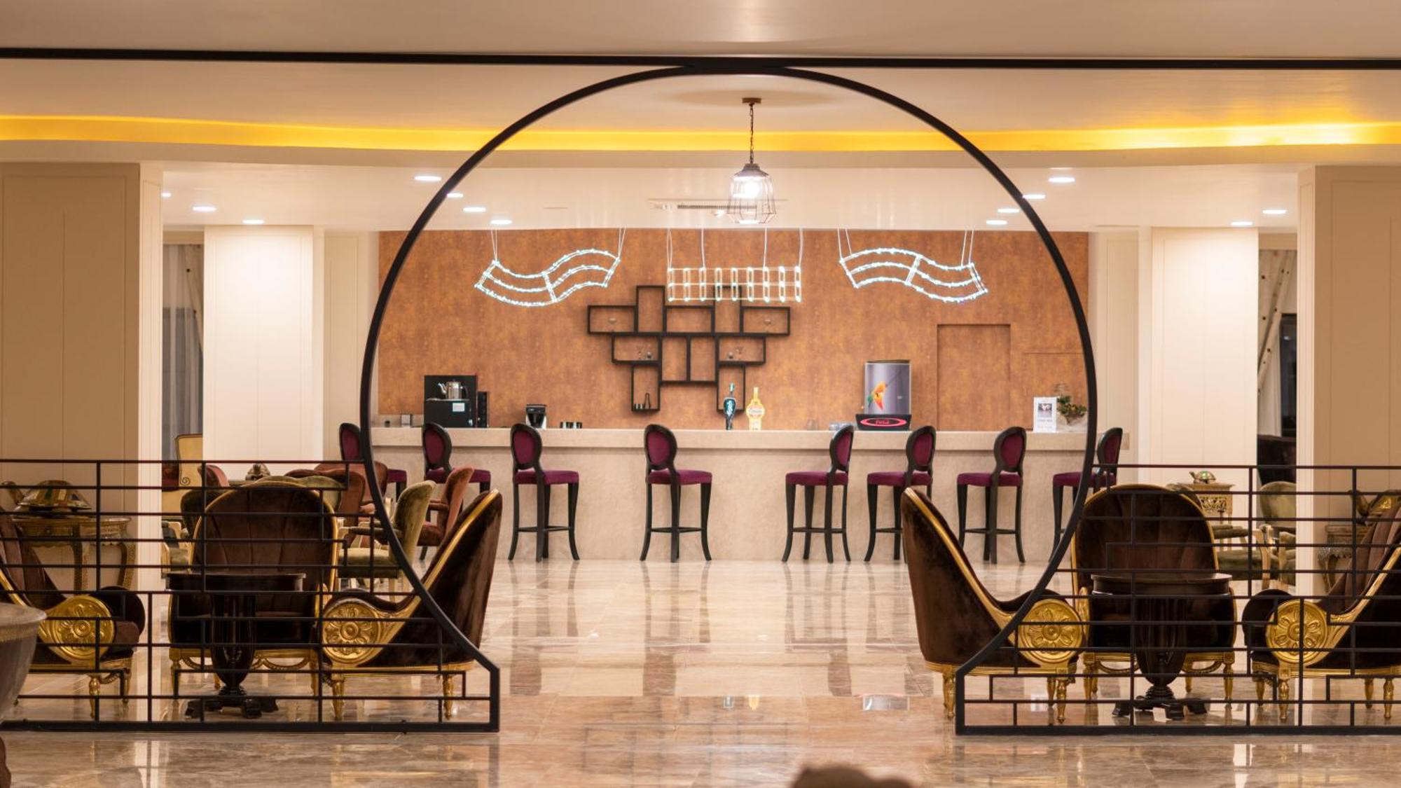 Siam Elegance & Hotel 5*