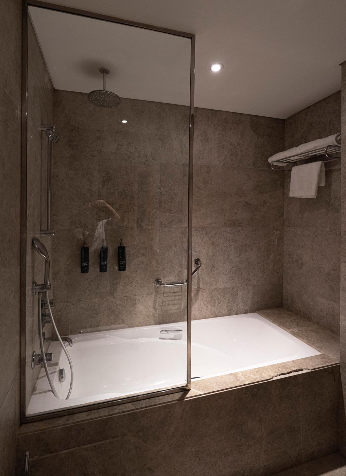 Doubletree By Hilton Istanbul-avcilar Hotel Istanbul