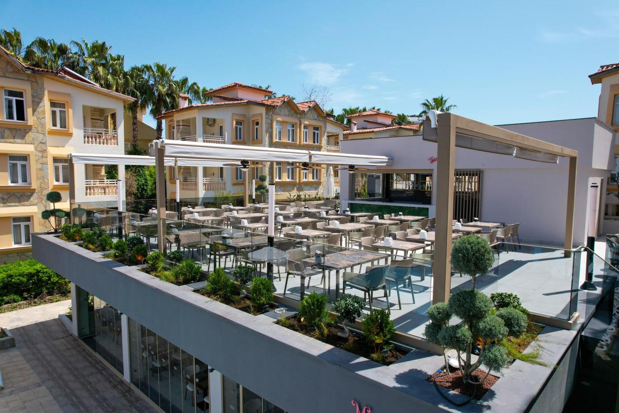 Hotel Side Village Hotel