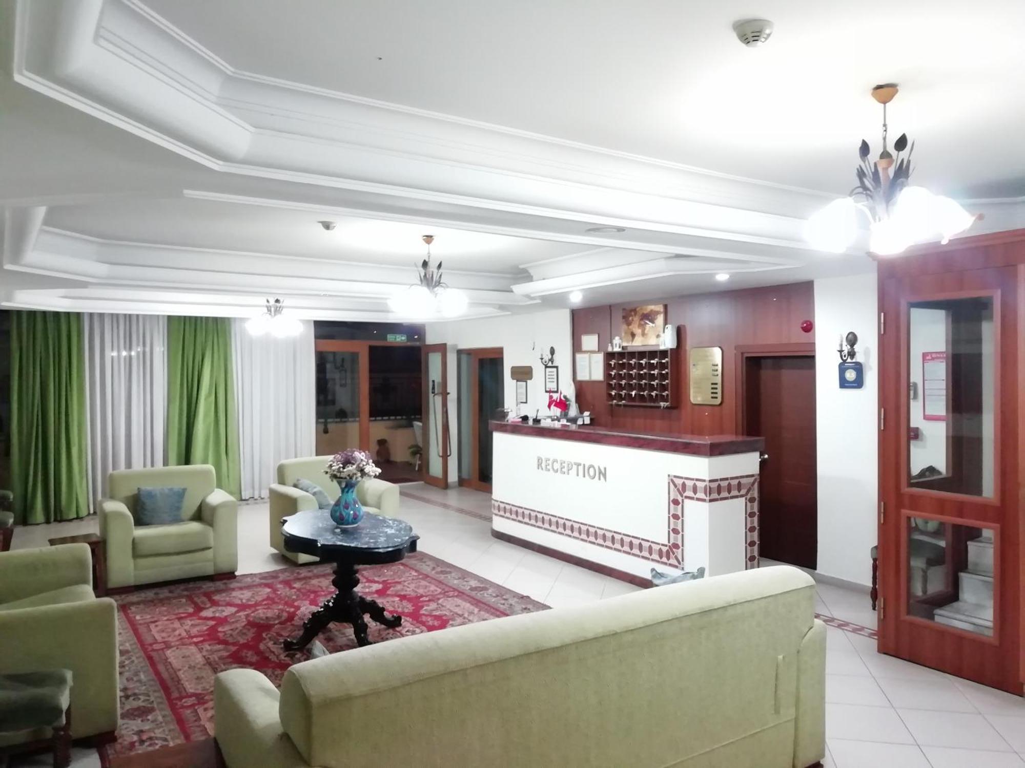 Ave Maria Hotel