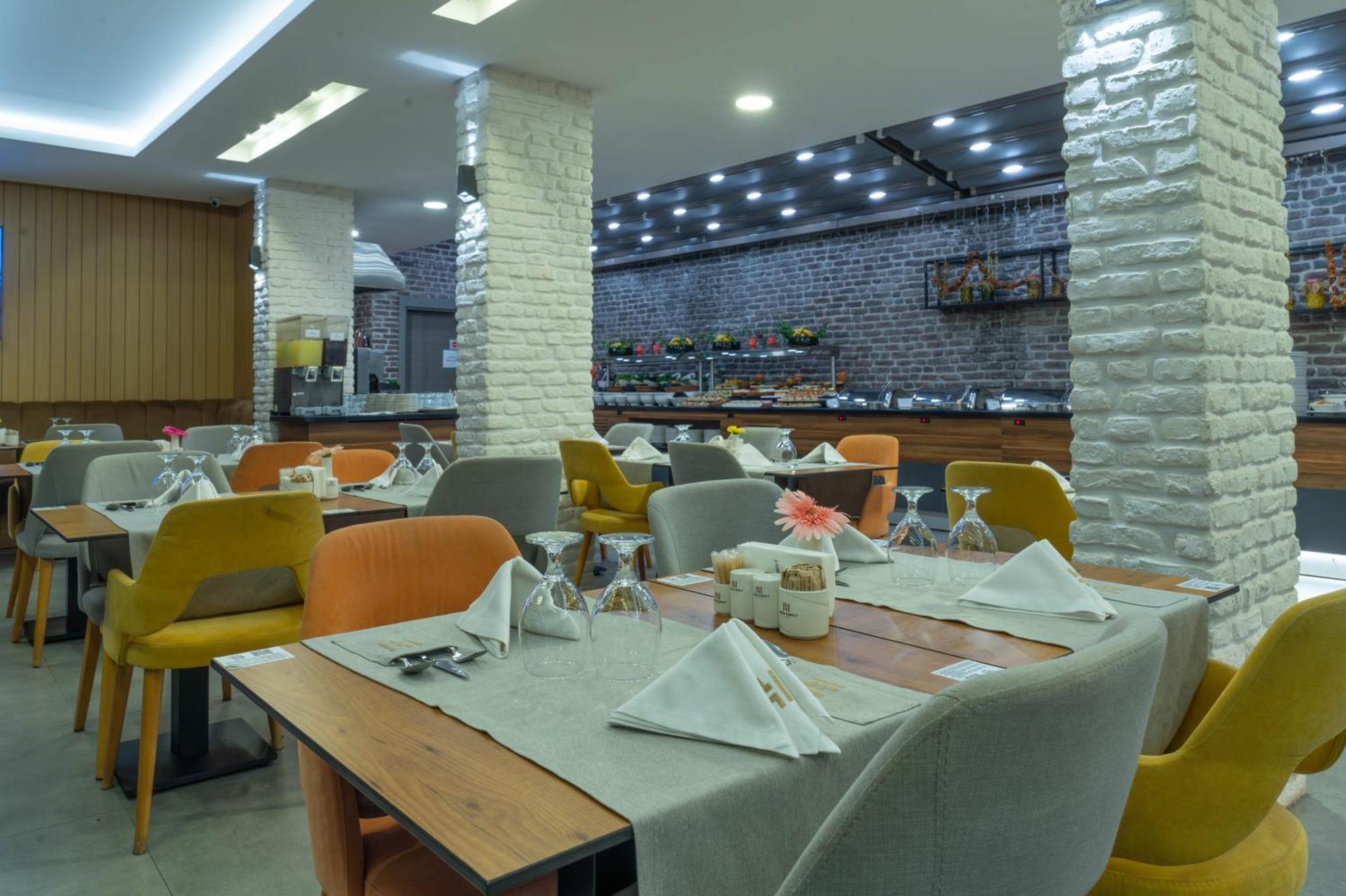 Laren Family & - Boutique Class Hotel