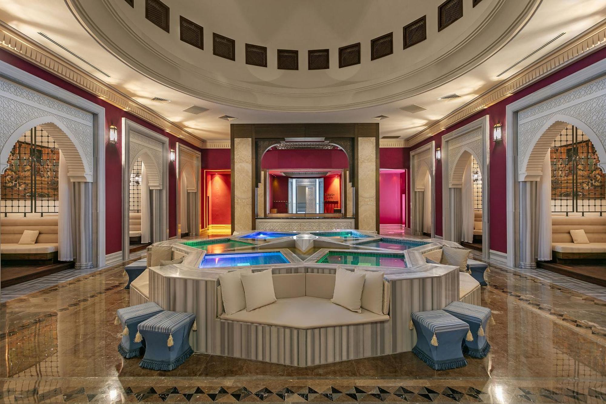 Titanic Deluxe Golf Resort