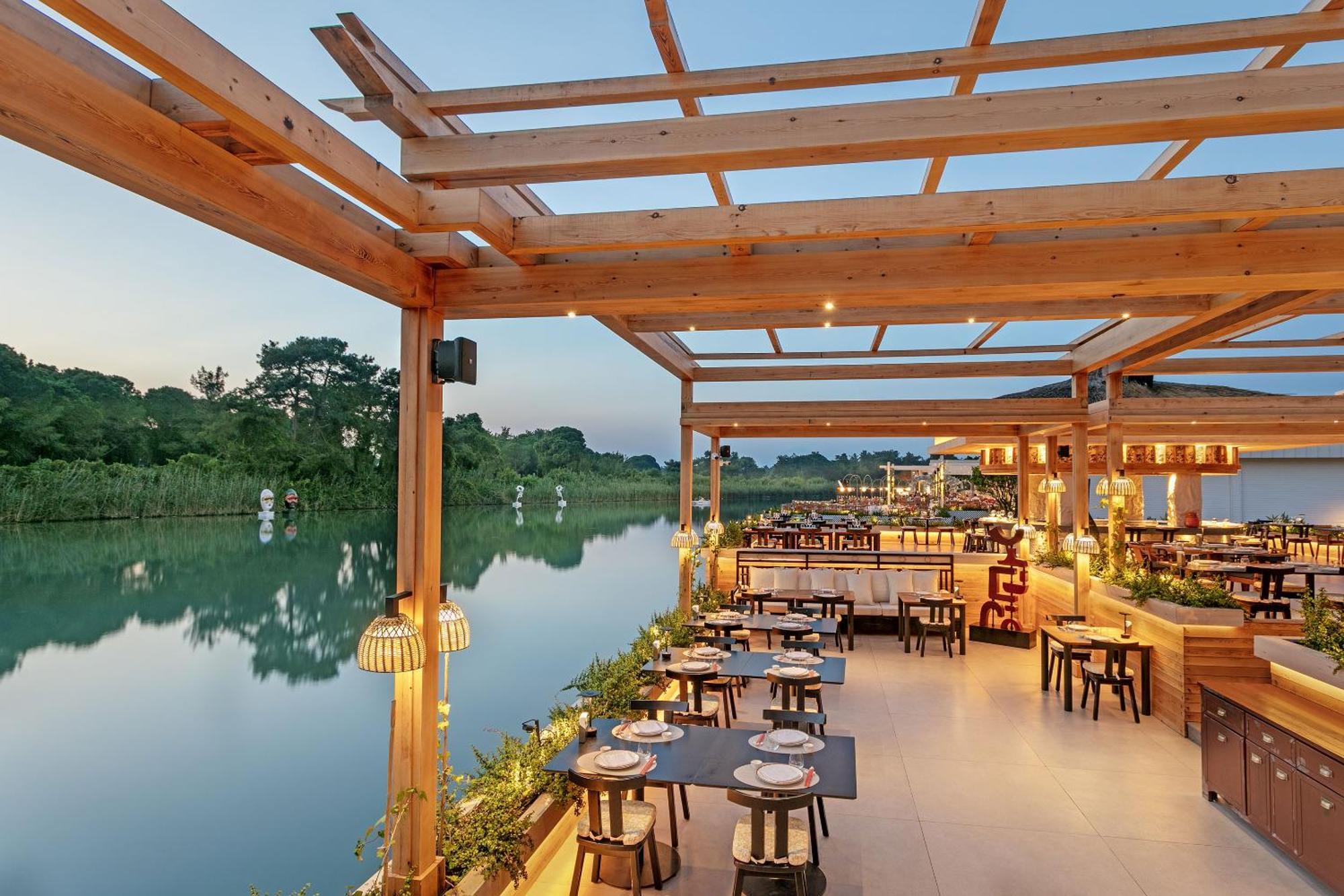Resort Titanic Deluxe Golf Belek