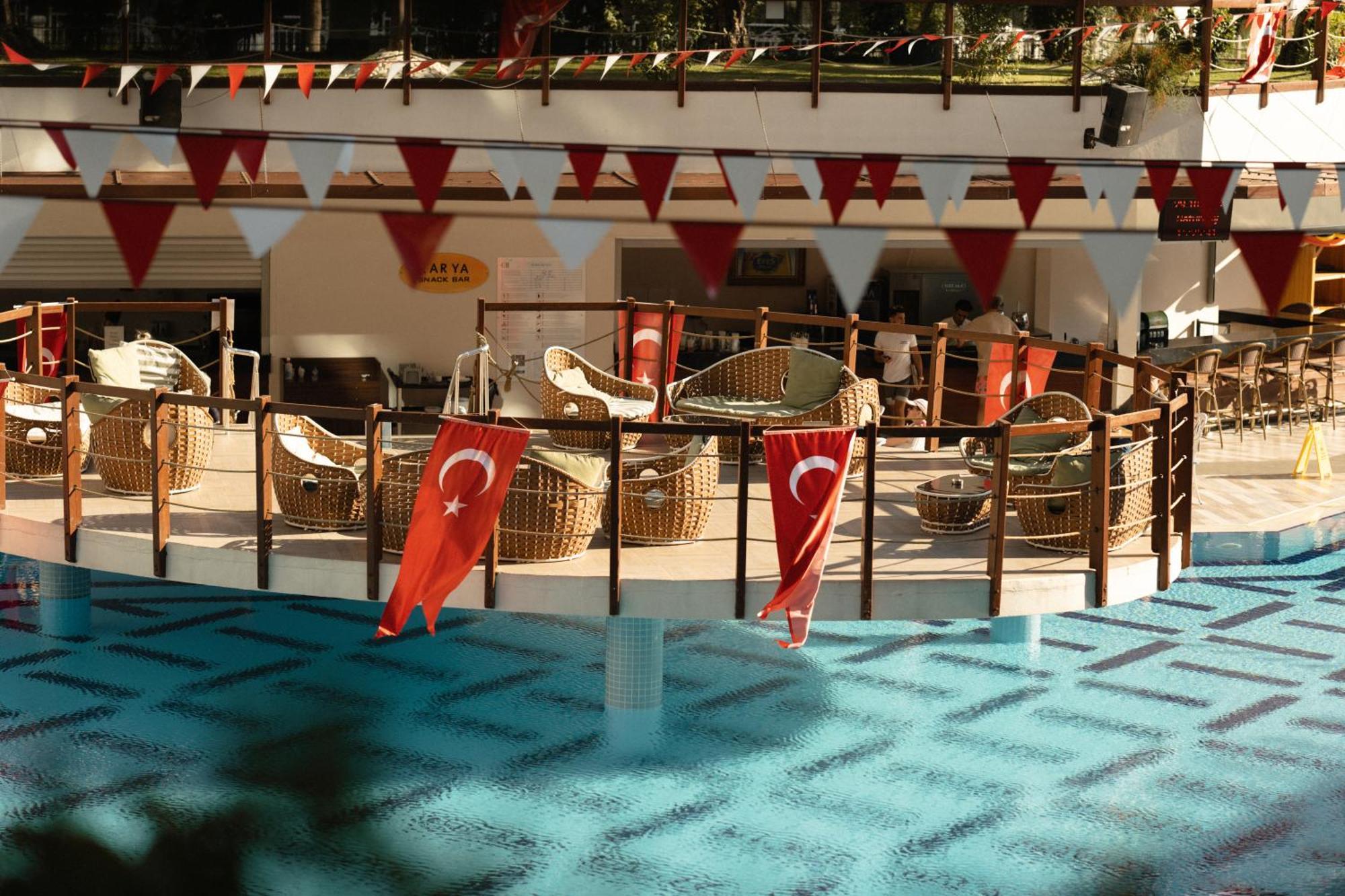 Castival Side