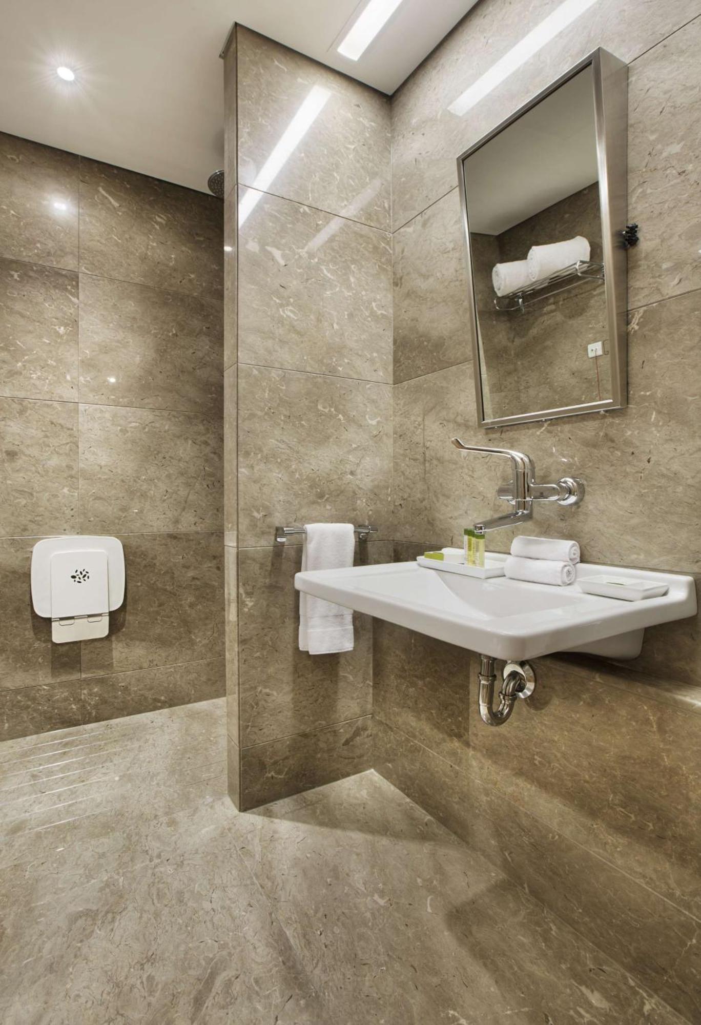 Doubletree By Hilton Istanbul-avcilar Istanbul
