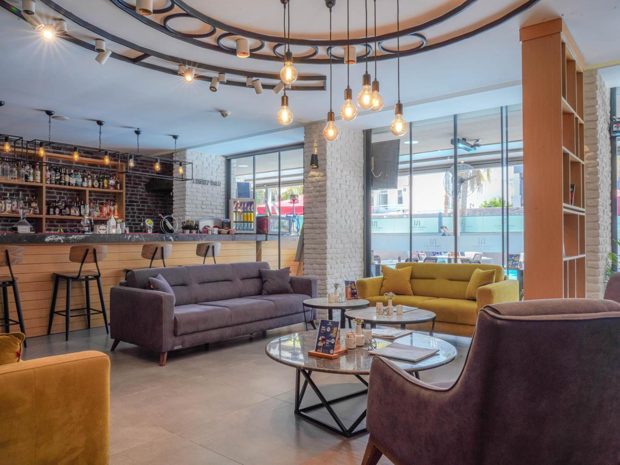 Laren Family & - Boutique Class Hotel