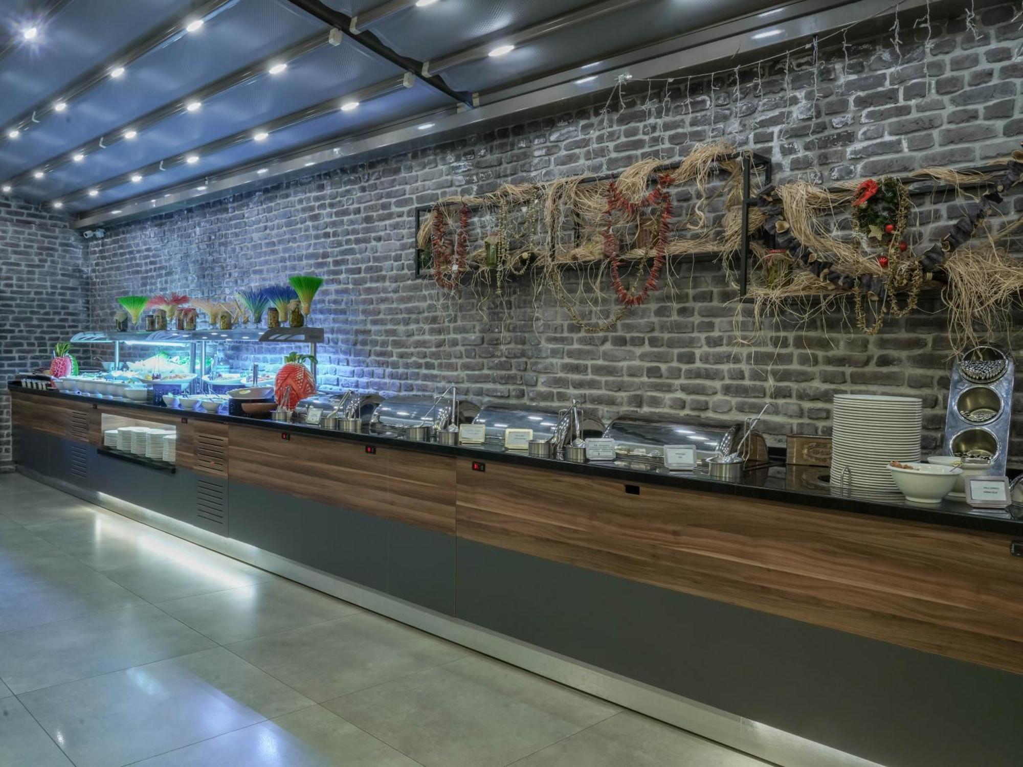 Laren Family & - Boutique Class Hotel
