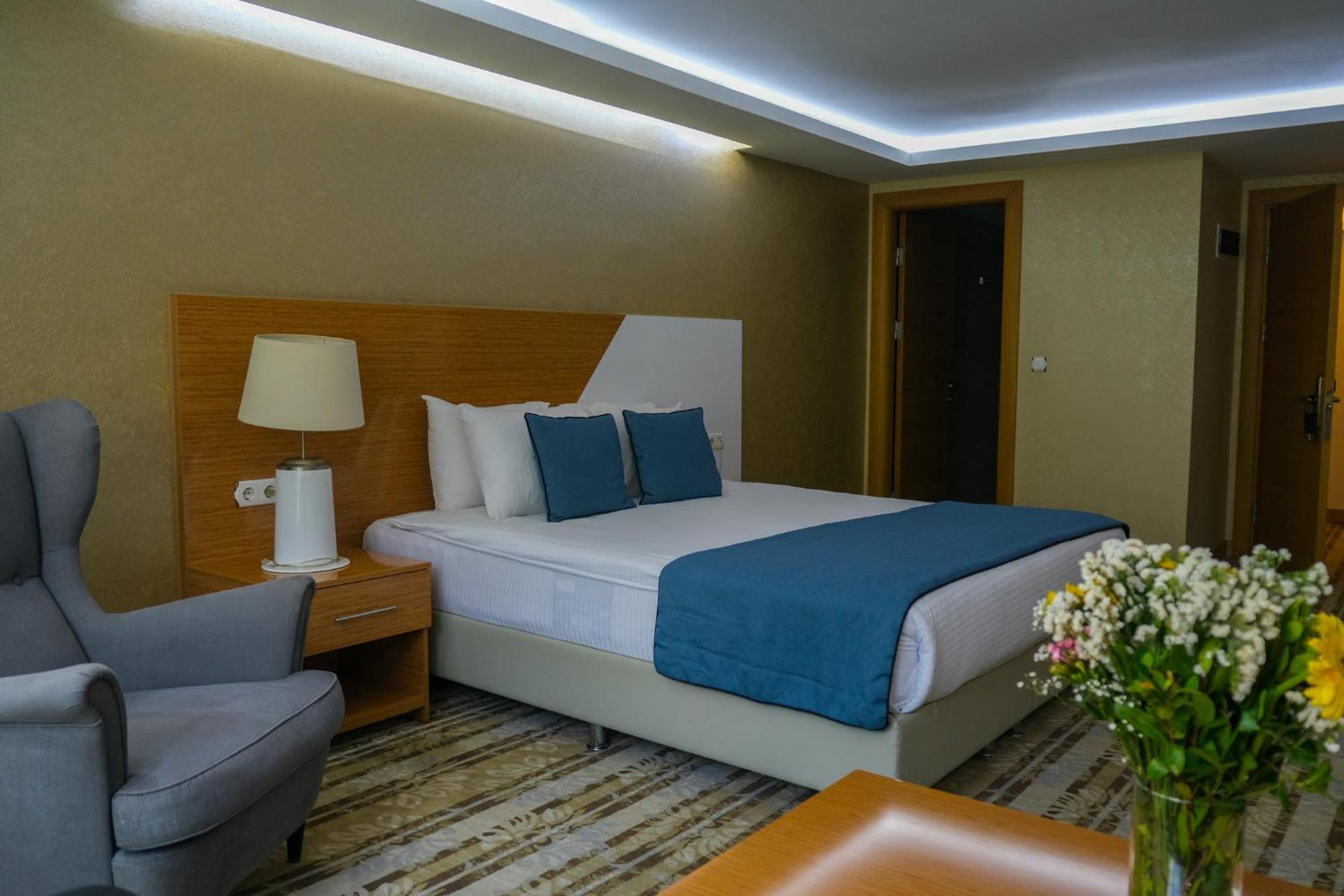 Bulvar Hotel 3*