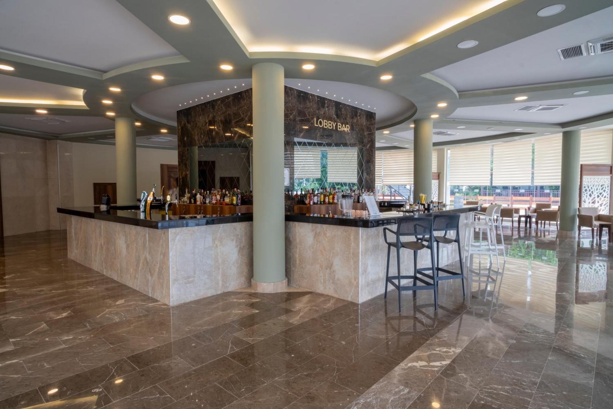 Fore & Hotel