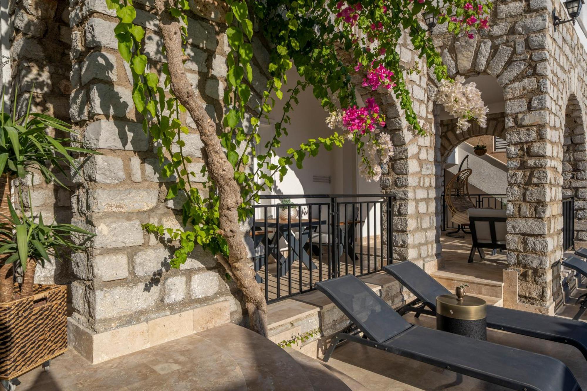Noa Only Adult Aparthotel