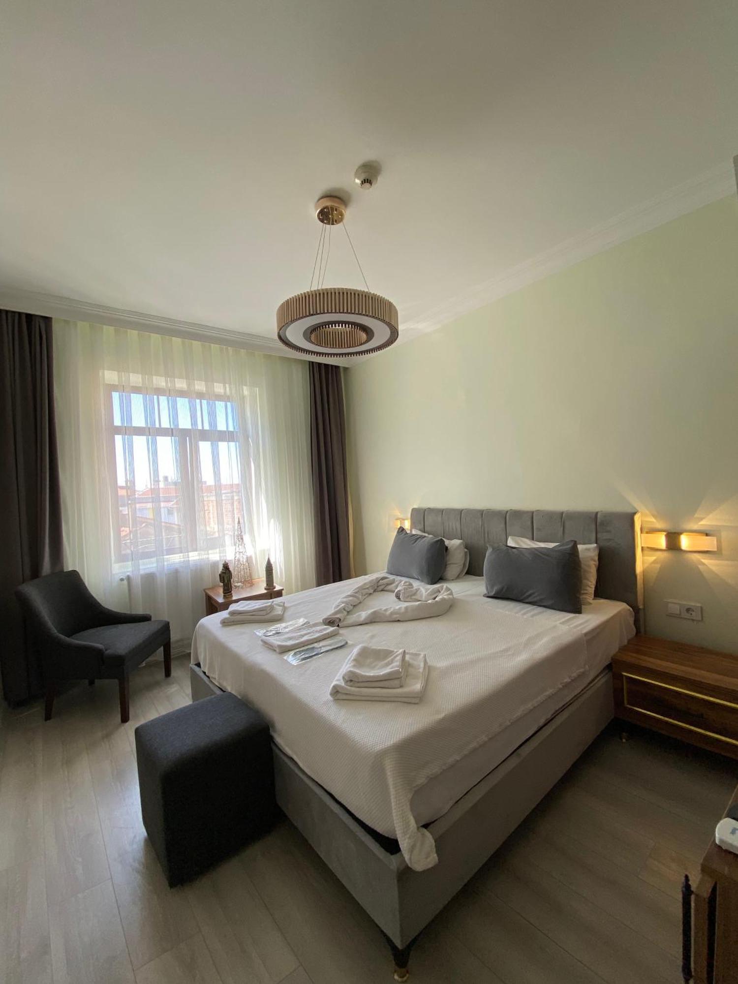 Galata Moon 2*