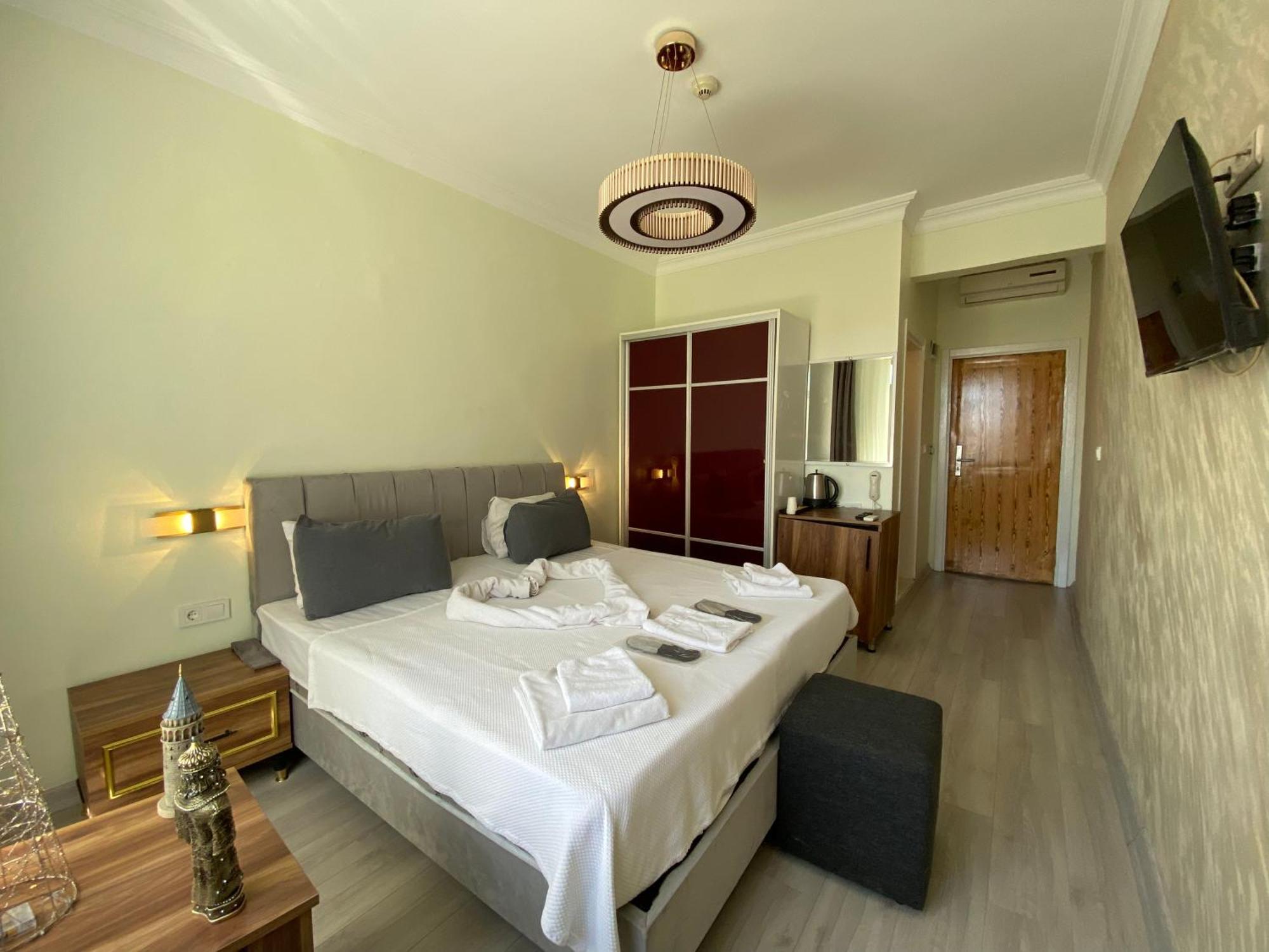 Galata Moon Hotel 2*