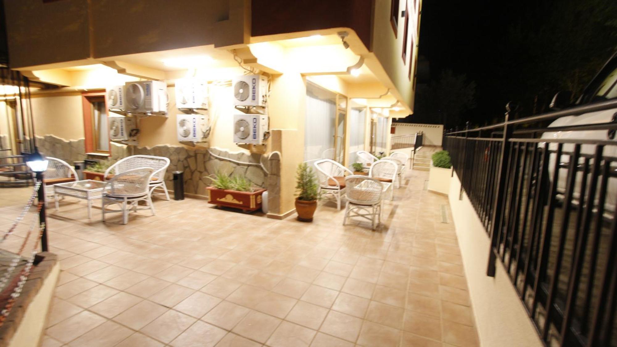 Ave Maria Hotel