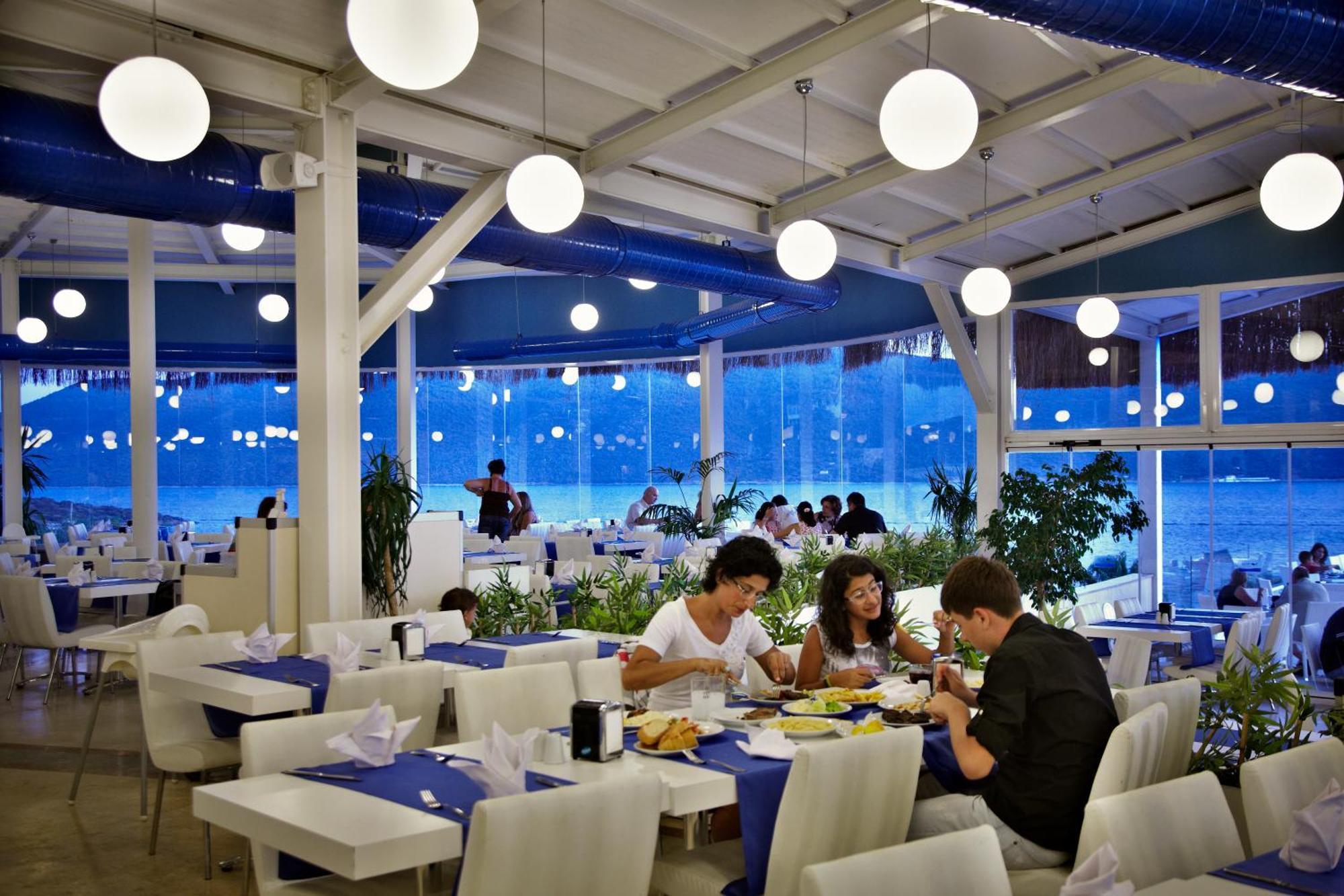 Hotel Holiday & Spa