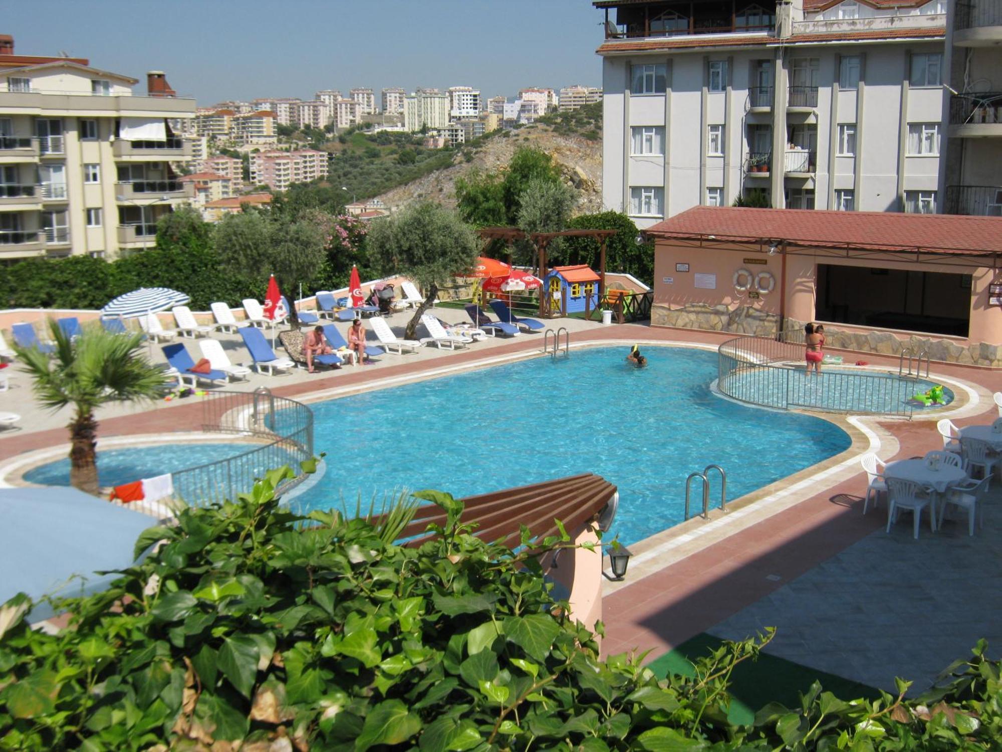 Aparthotel Oya Family