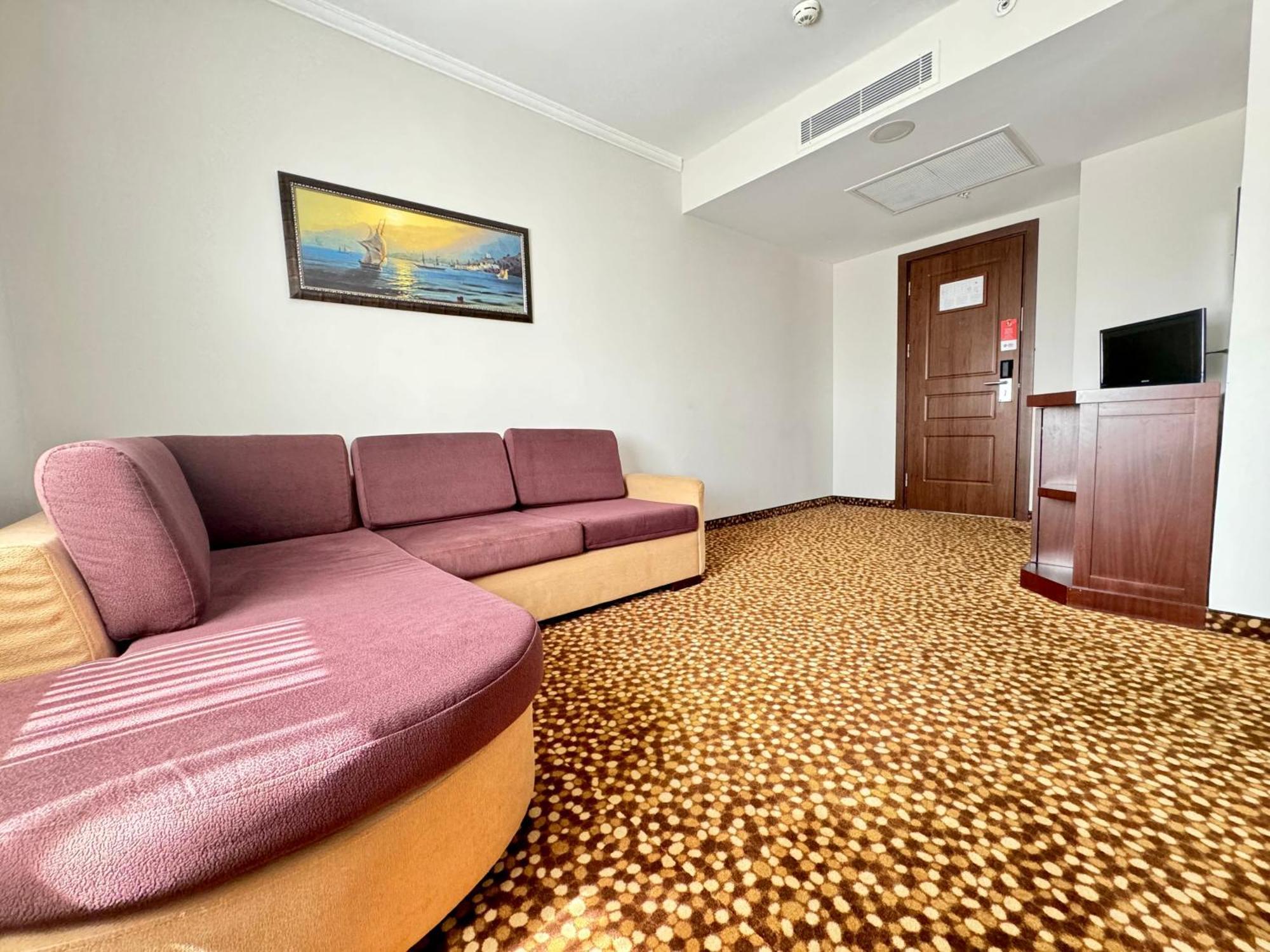 Best Western Plus Khan 4*
