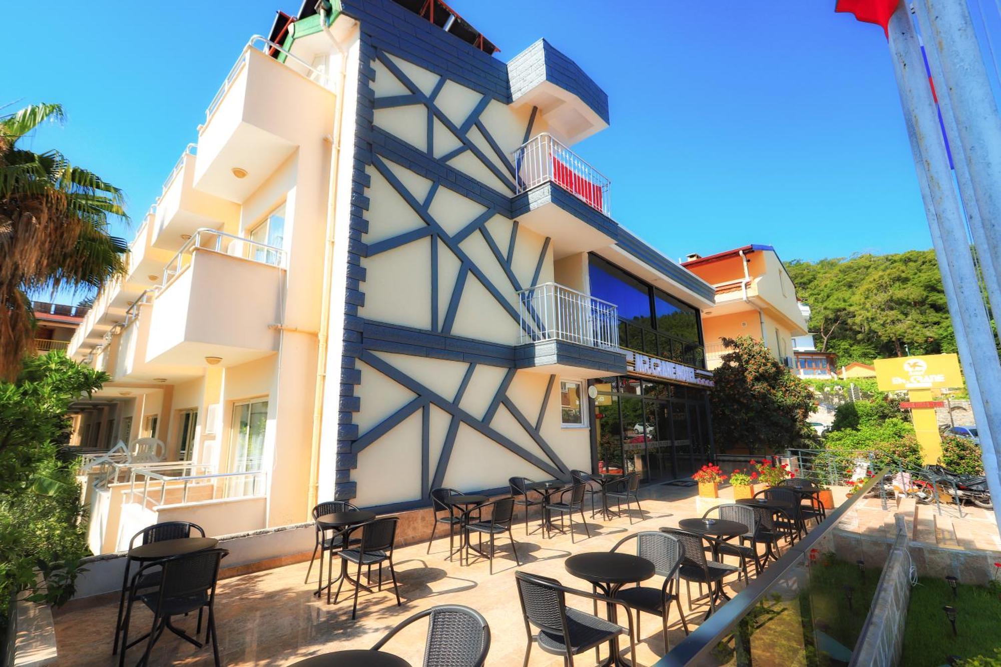 Mr Crane Kemer