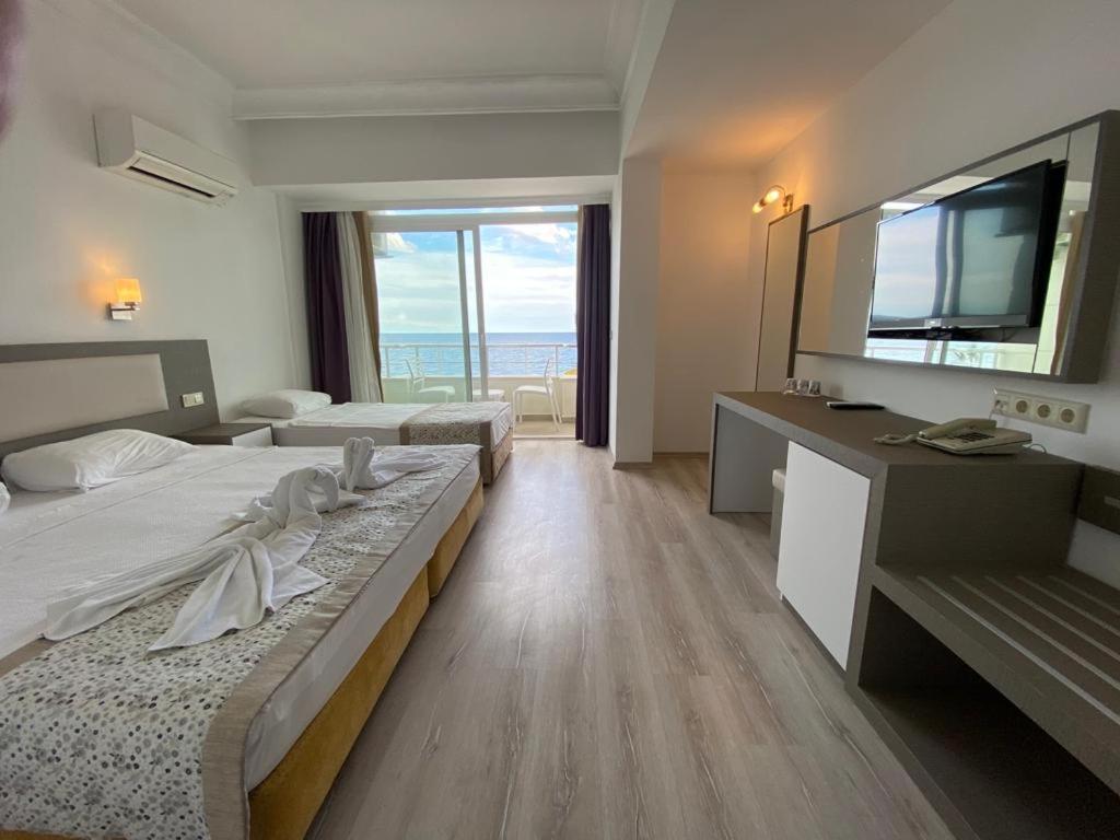 Club Rama Hotel *