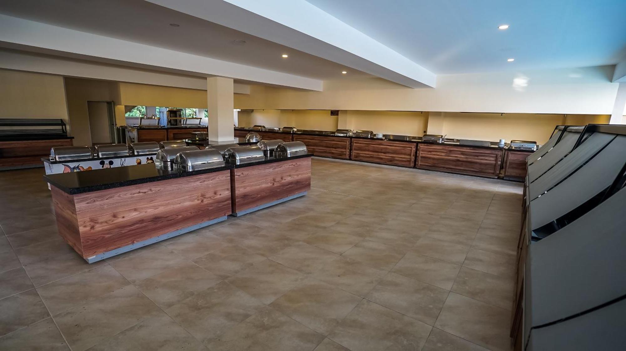 Catty Cats Garden Aparthotel 3*