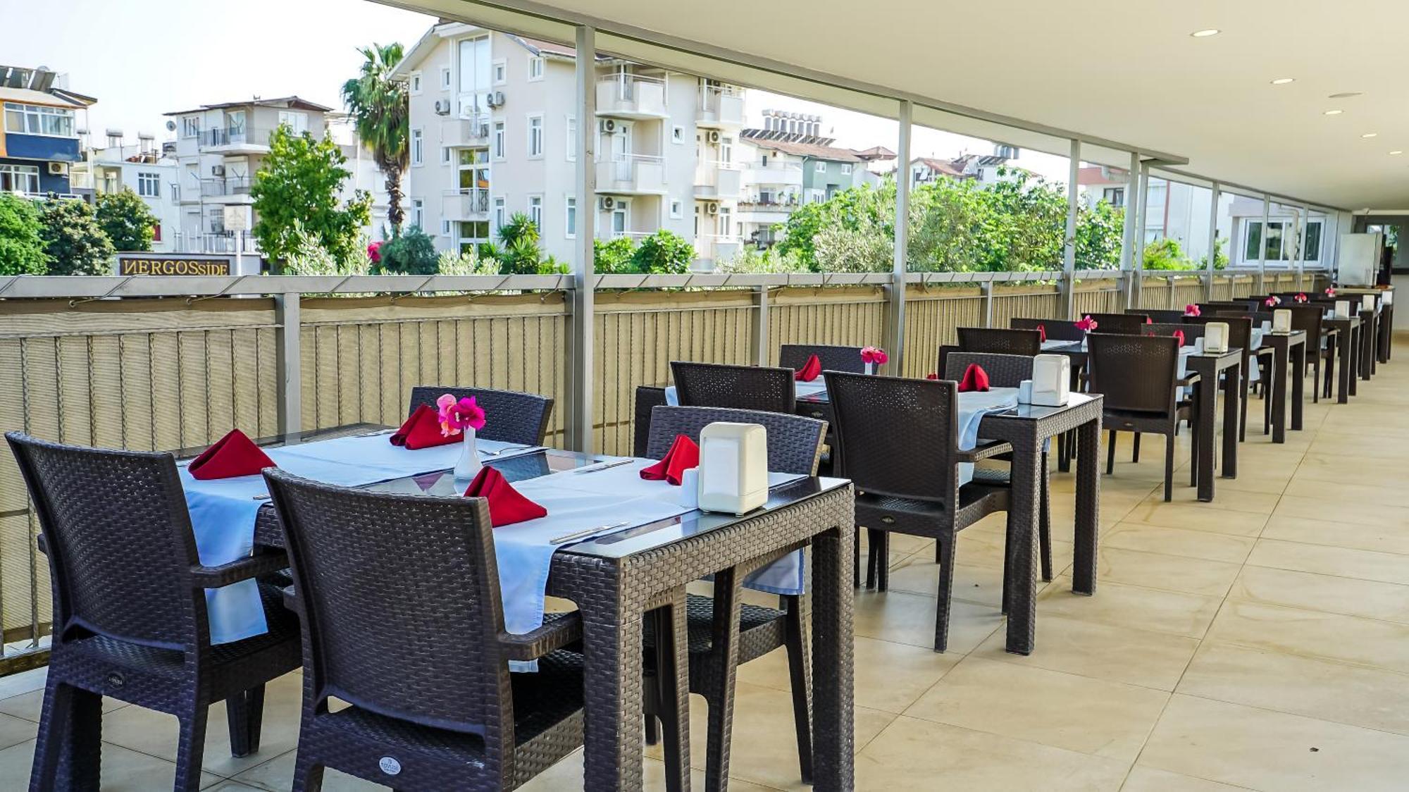 Catty Cats Garden Aparthotel Side
