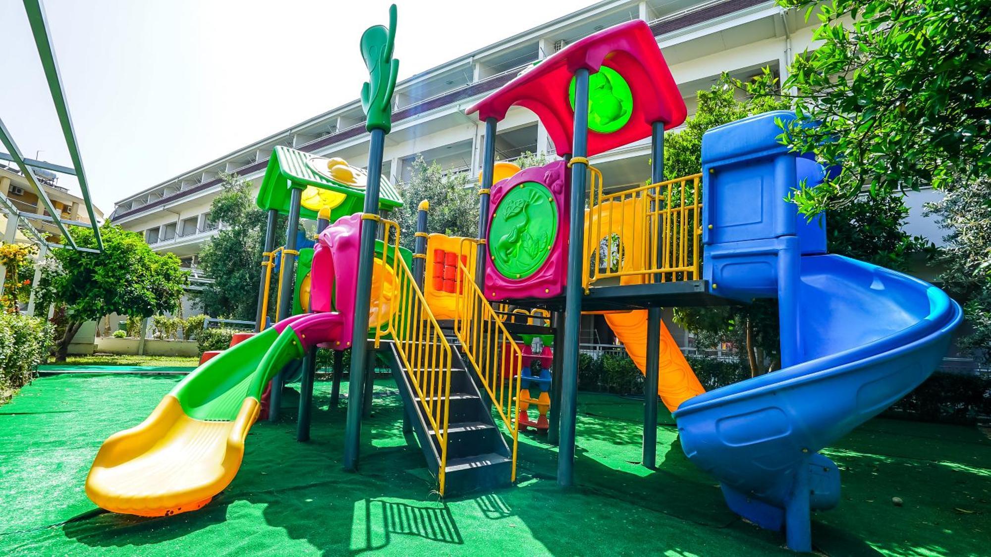 Catty Cats Garden Aparthotel 3*