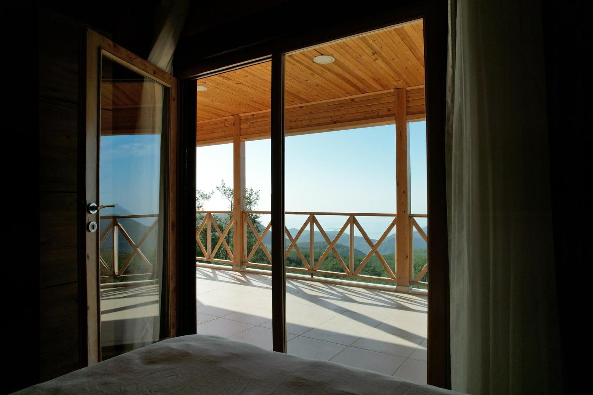 Lycian - Dag Ve Deniz Manzarasi Kemer