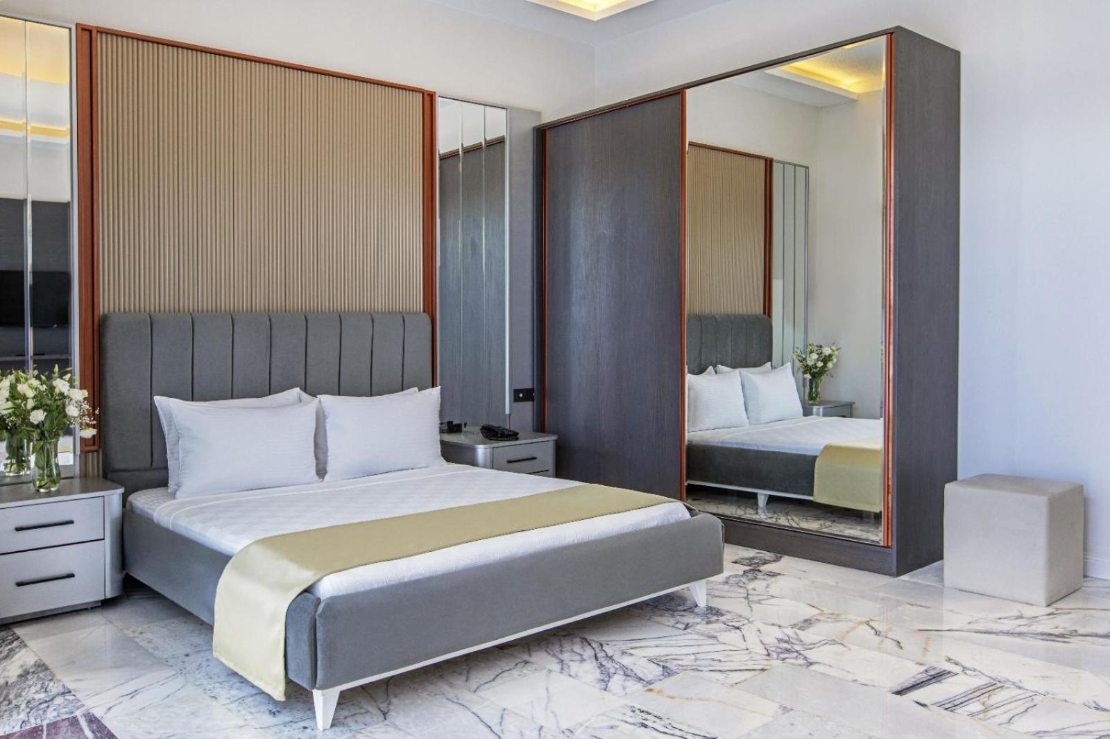 Enki Spinoza Thermal Hotel 5*