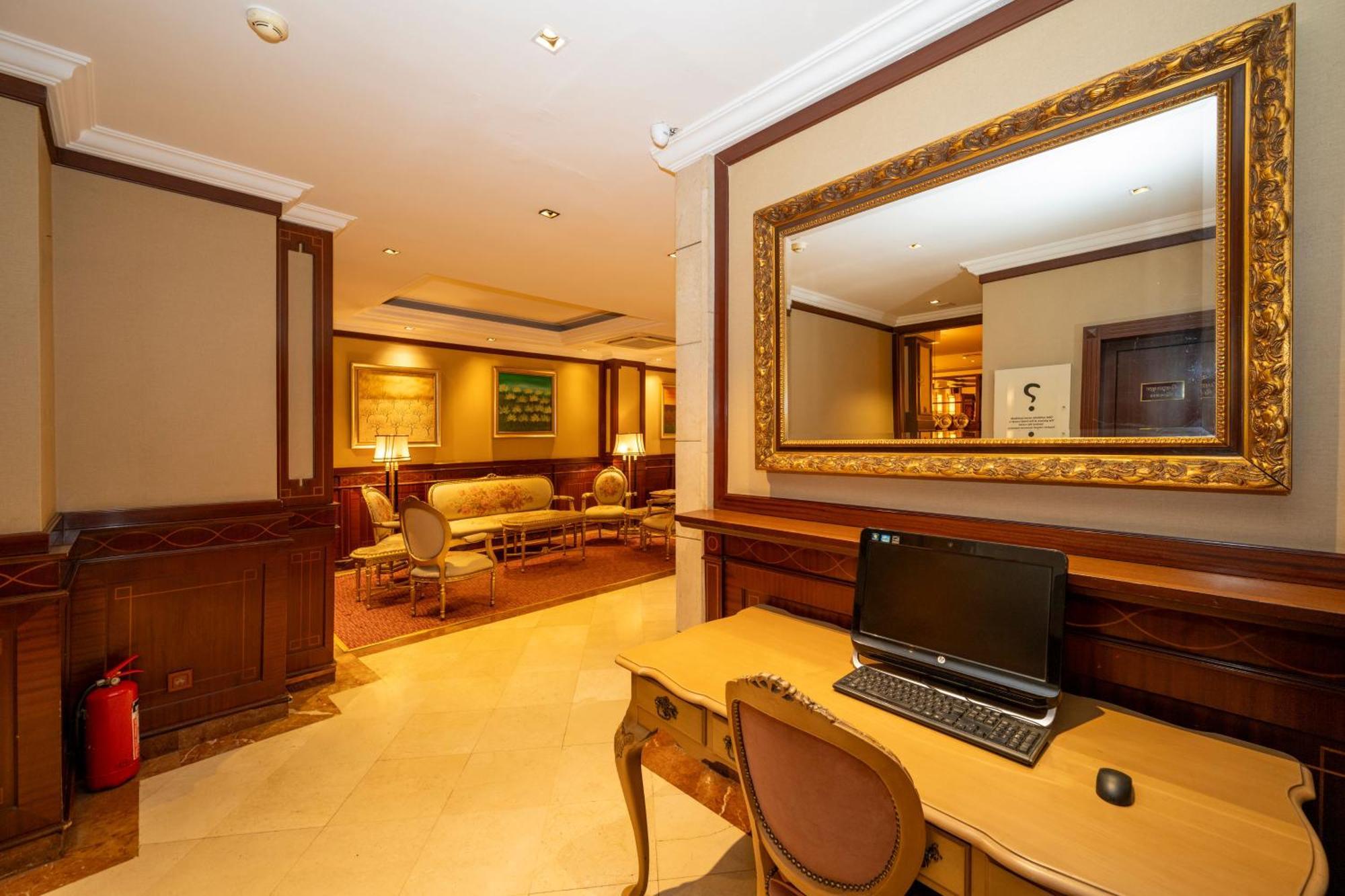 Pera Rose & - Taksim Pera Center Hotel 4*