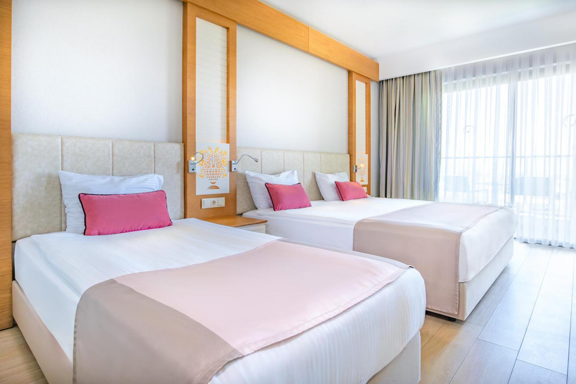 Port Nature Luxury Hotel