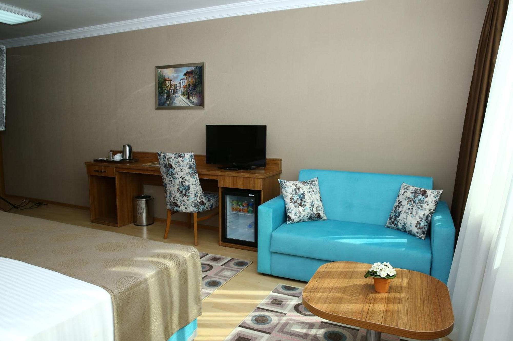 Golden Lounge Hotel 3*