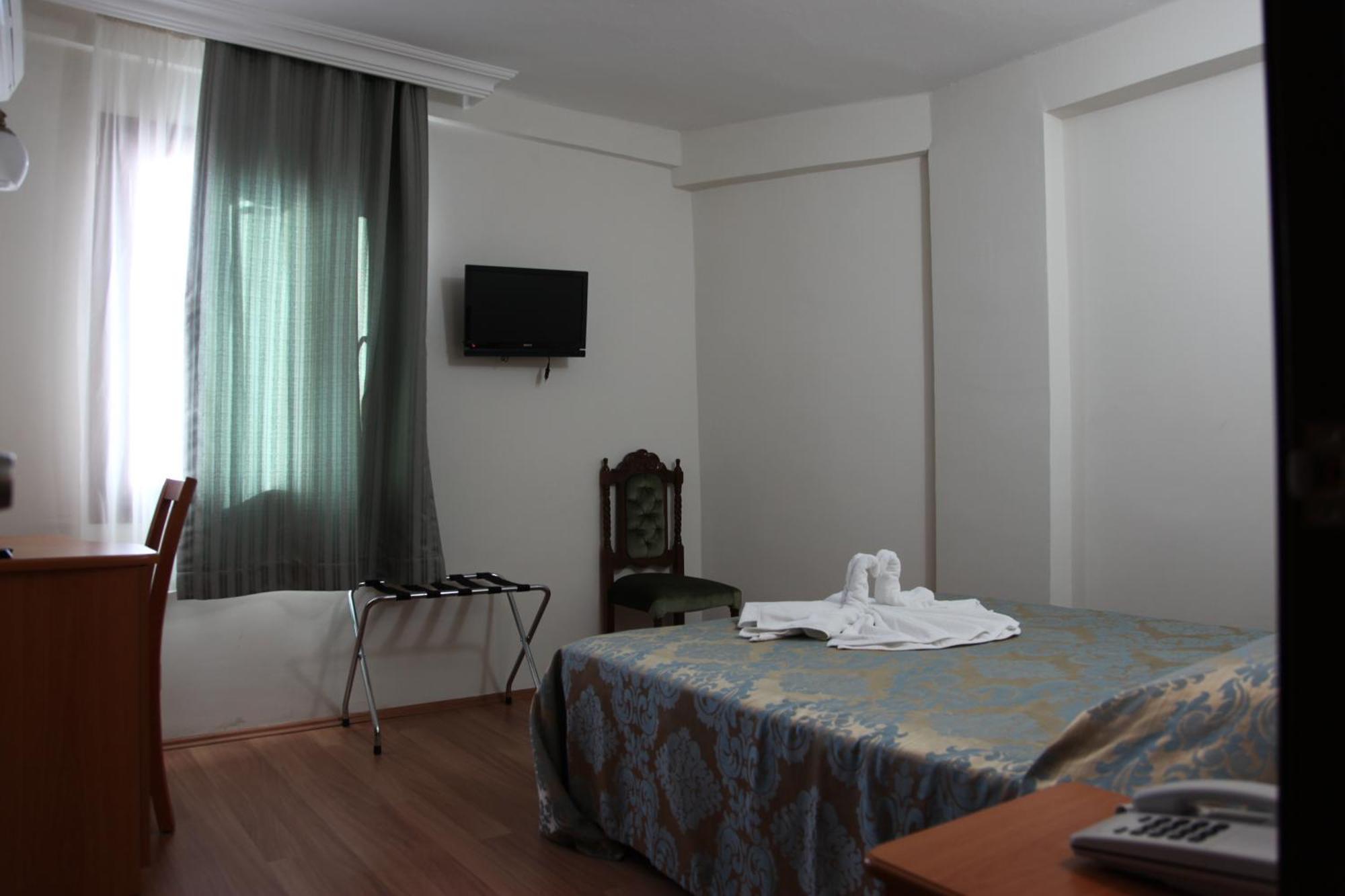Ave Maria Hotel