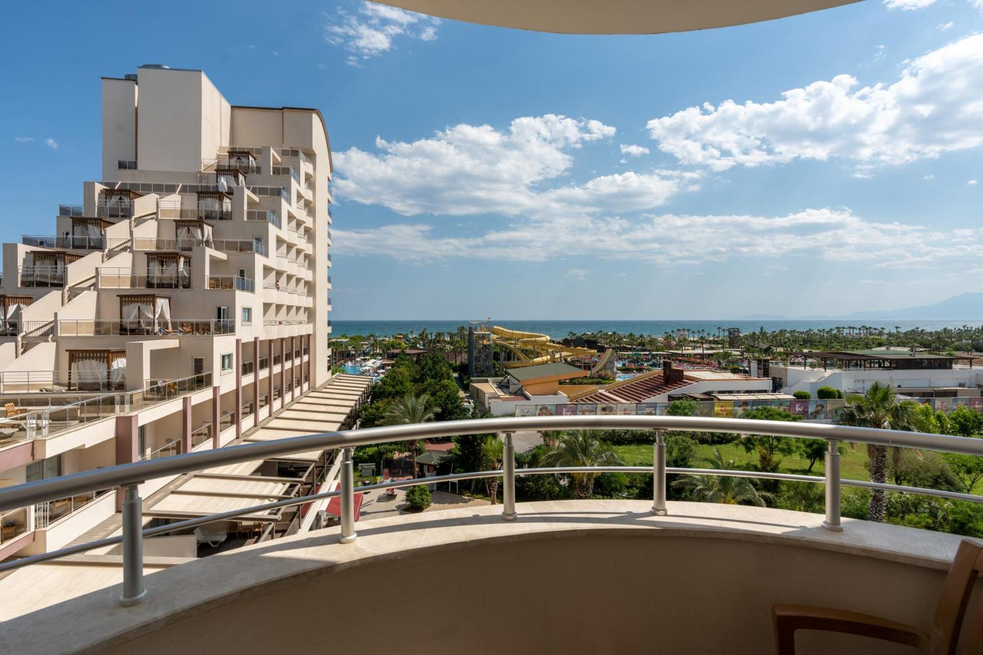 Saturn Palace 5*