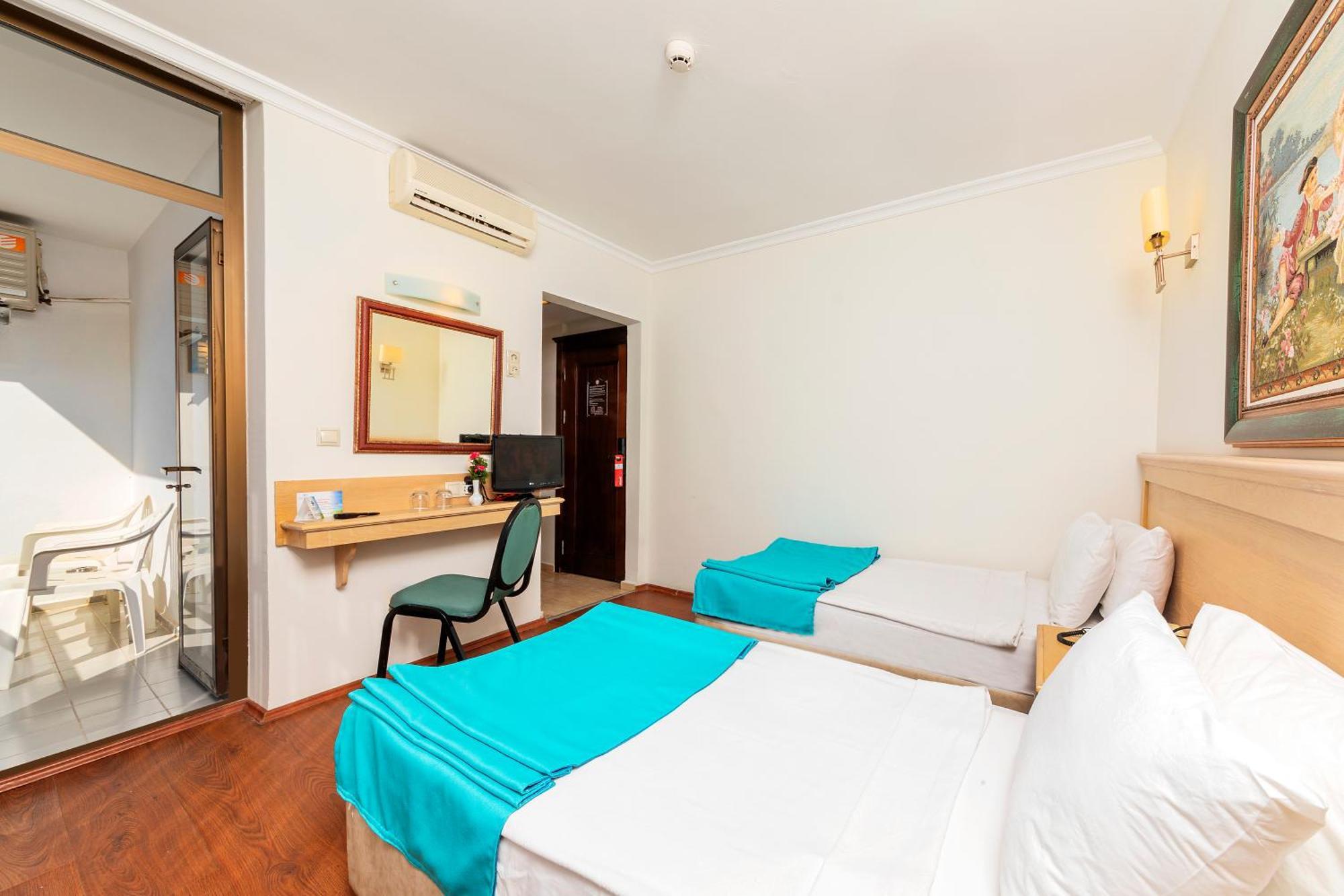 Hotel Kayamaris 4*
