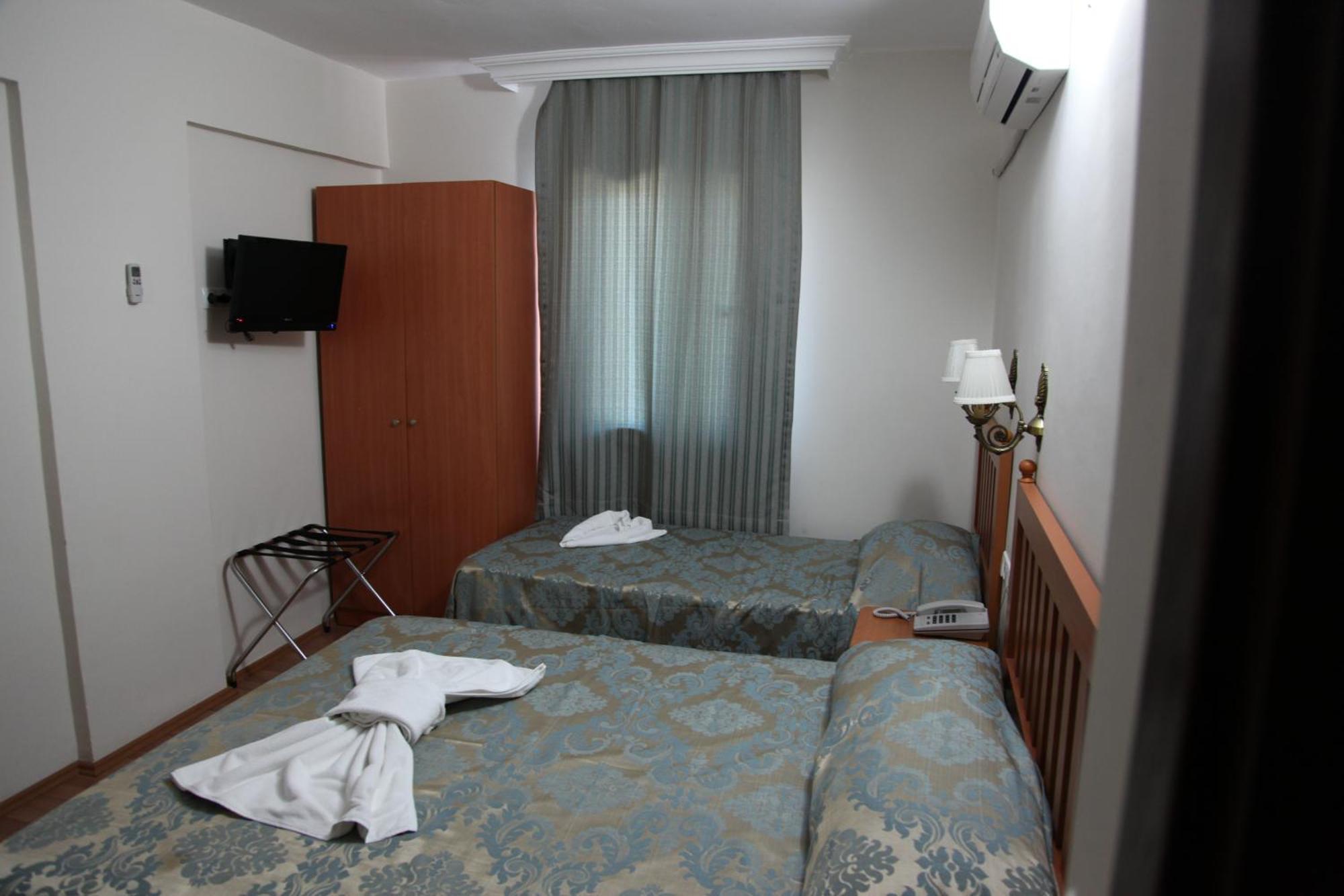 Ave Maria Hotel