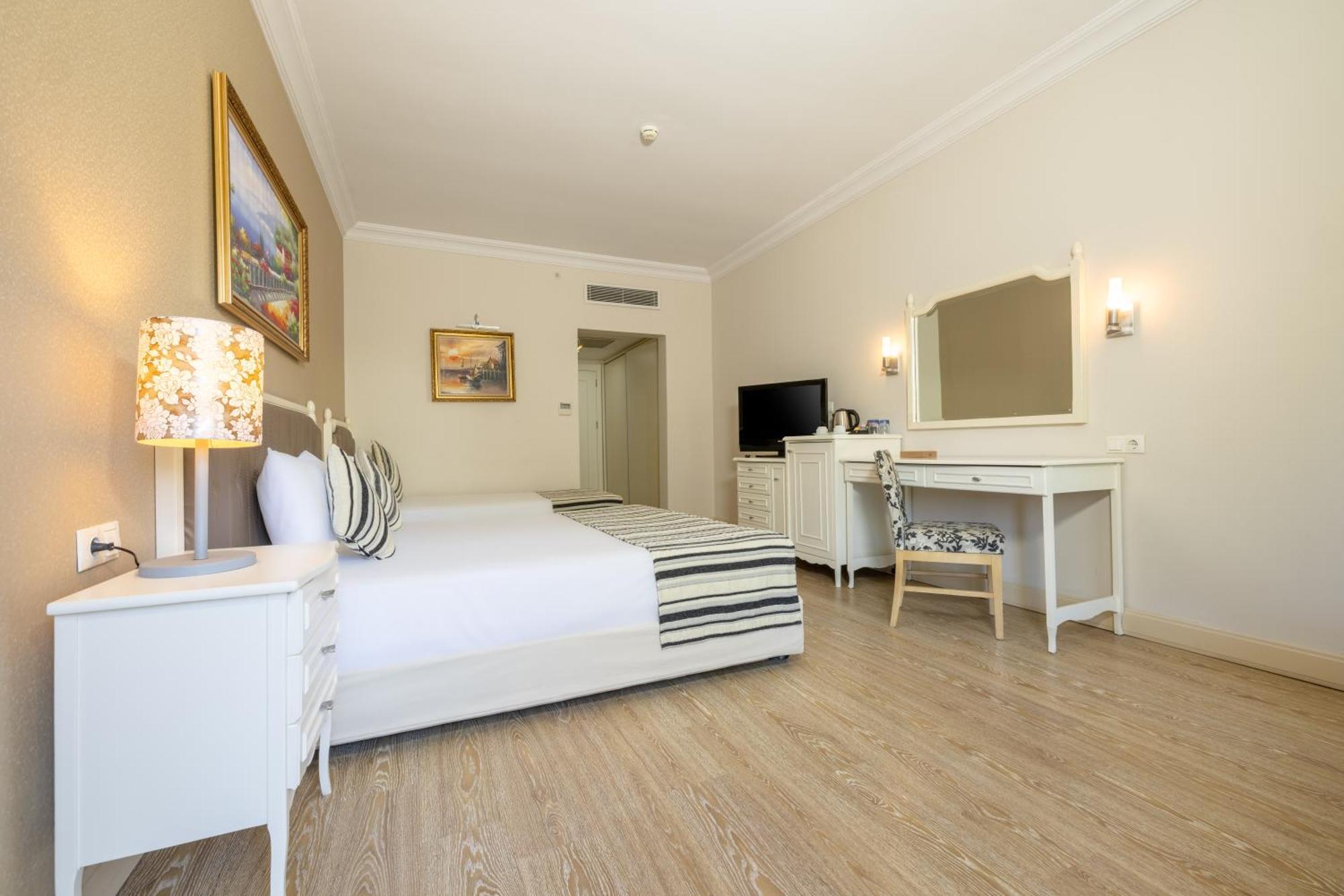 Resort Crystal Tat Golf & 5*