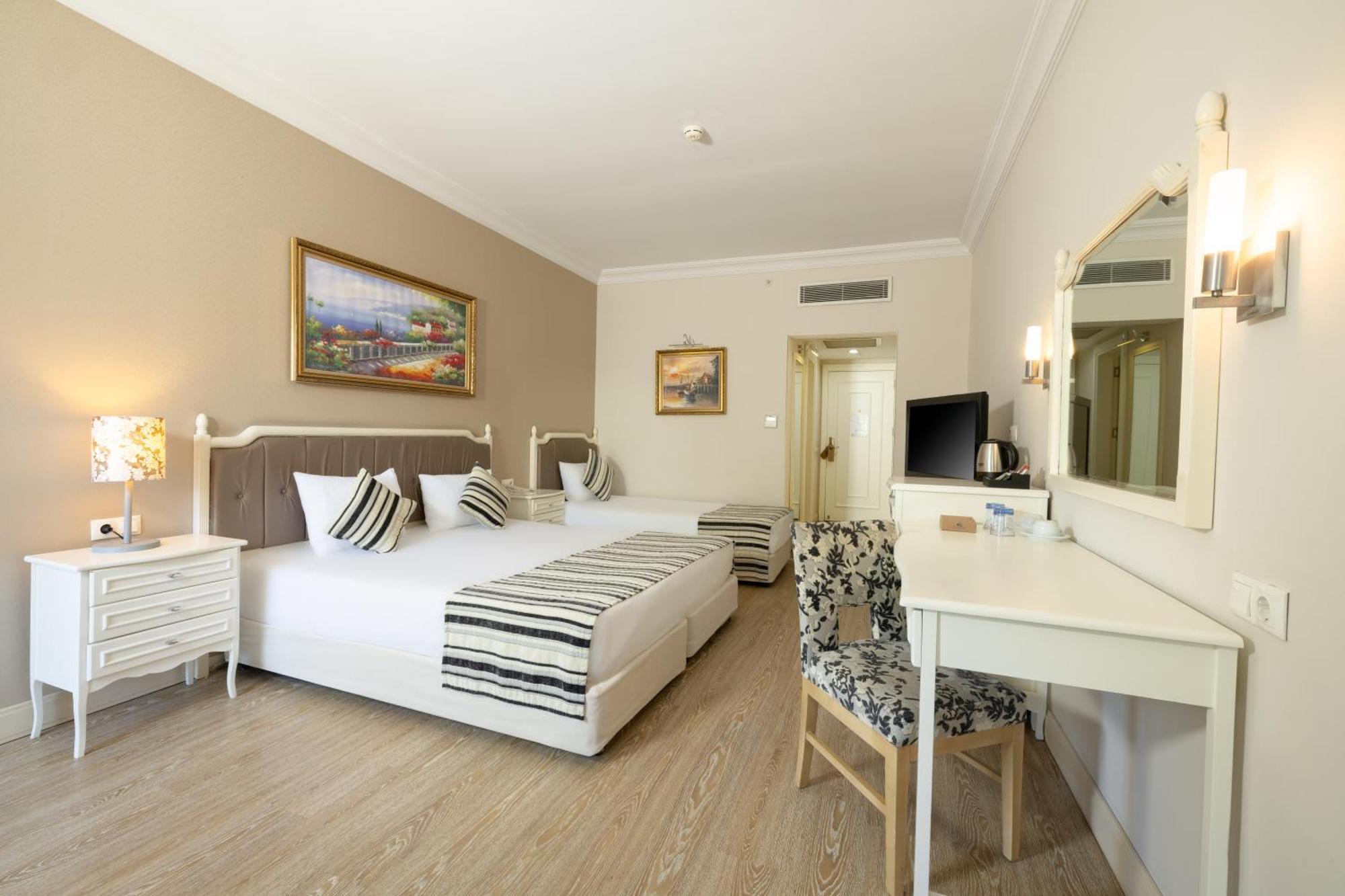 Crystal Tat Golf & Resort 5*