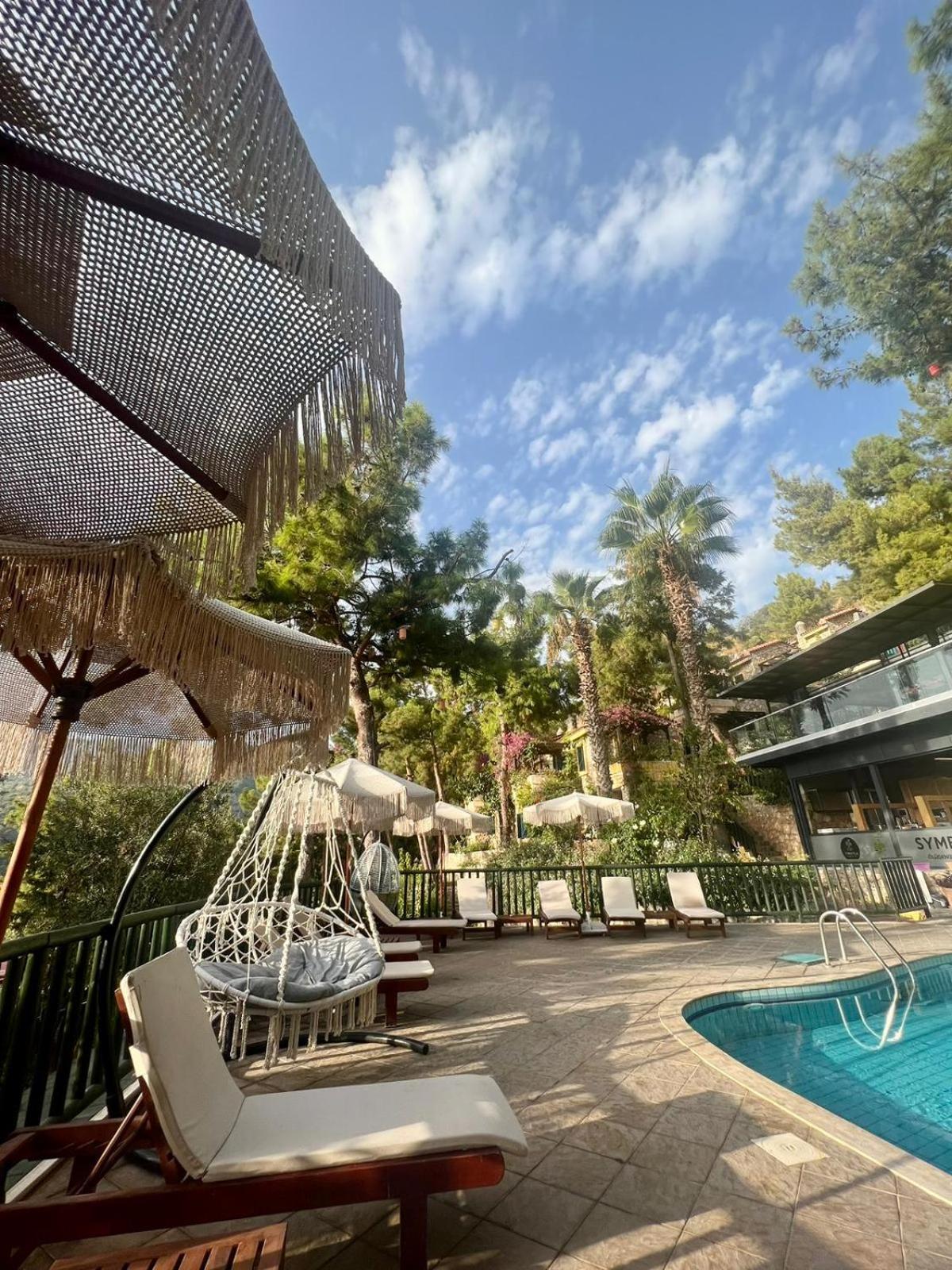 Hotel Symbola 3*