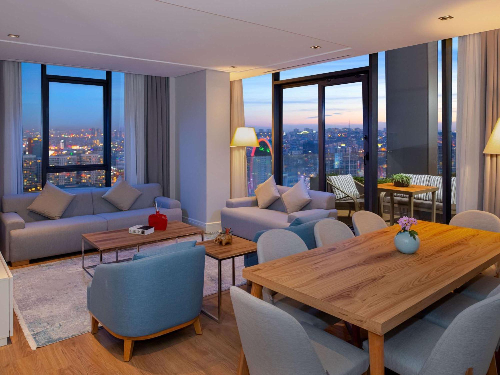 Movenpick Living West 5*