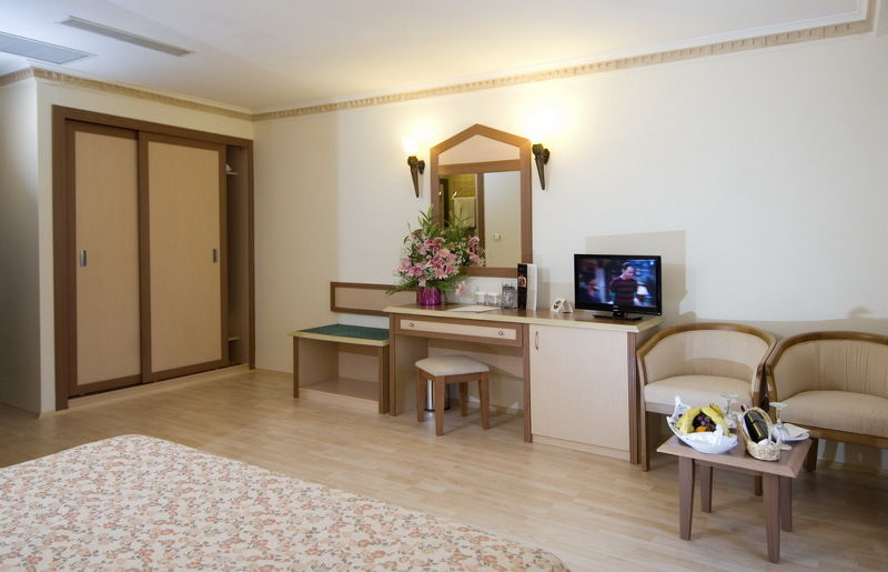 Hotel Larissa Stone Palace 5*