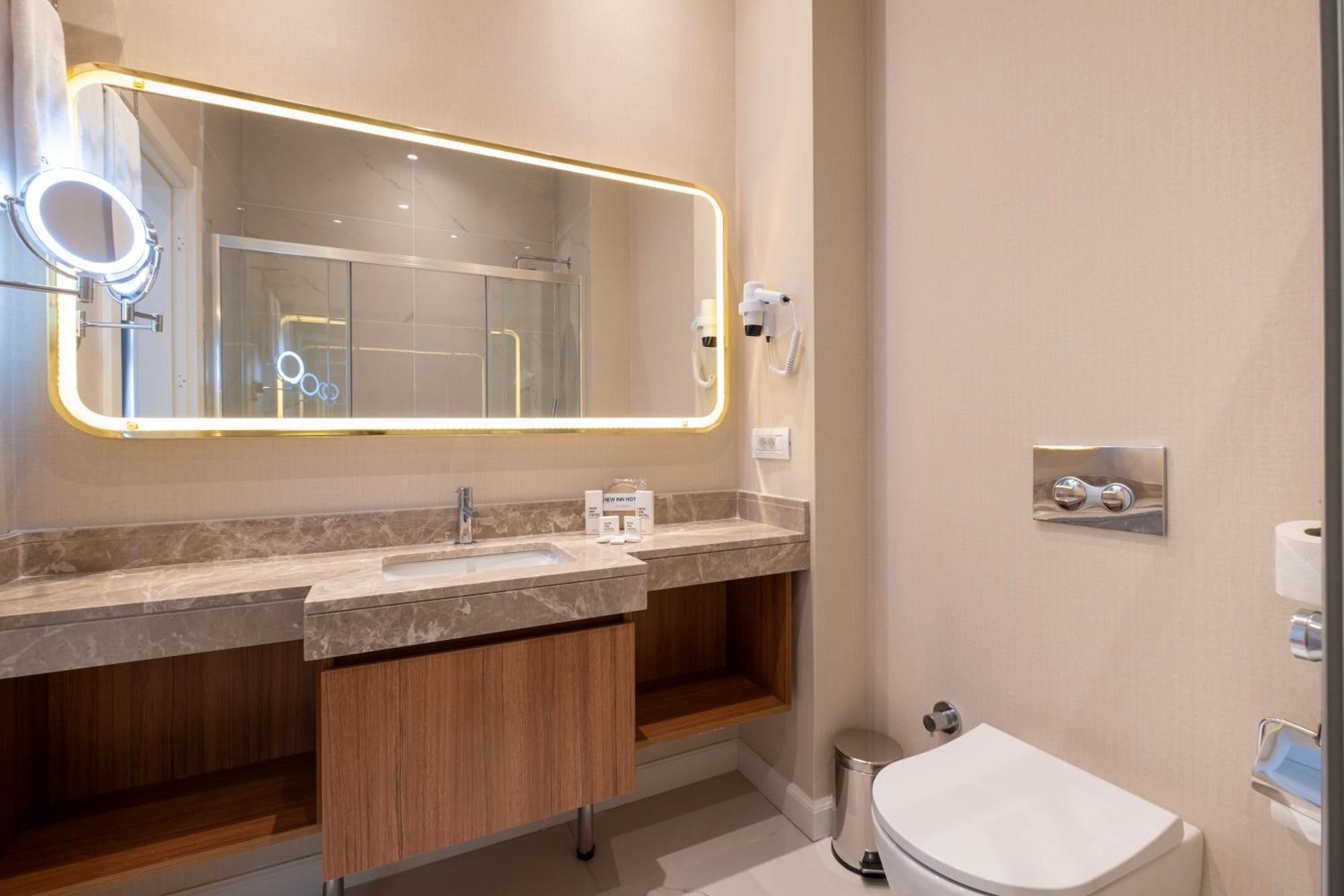 Hotel New Old Town 4*