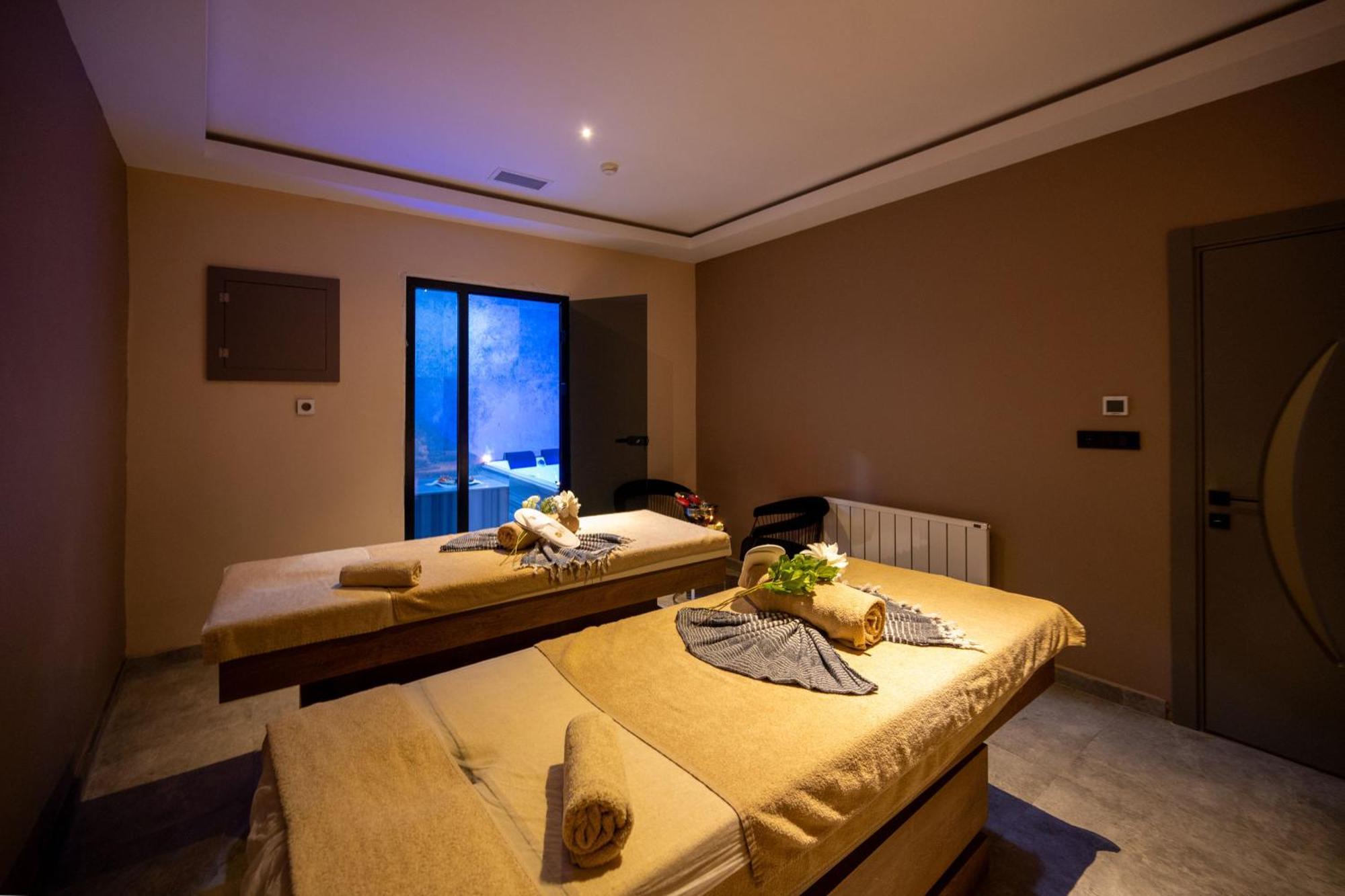 Vess Hotel