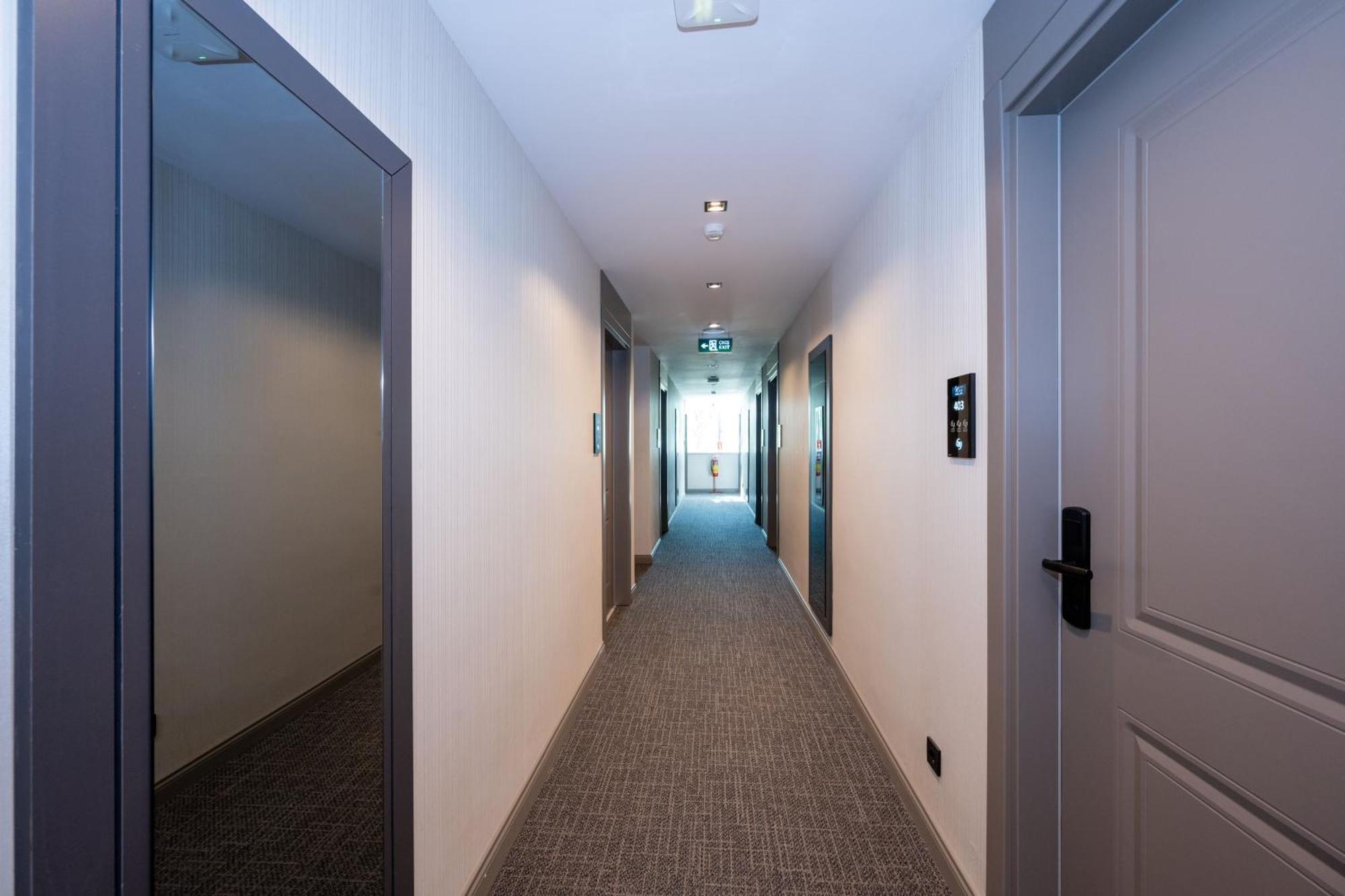 Hotel Vess *