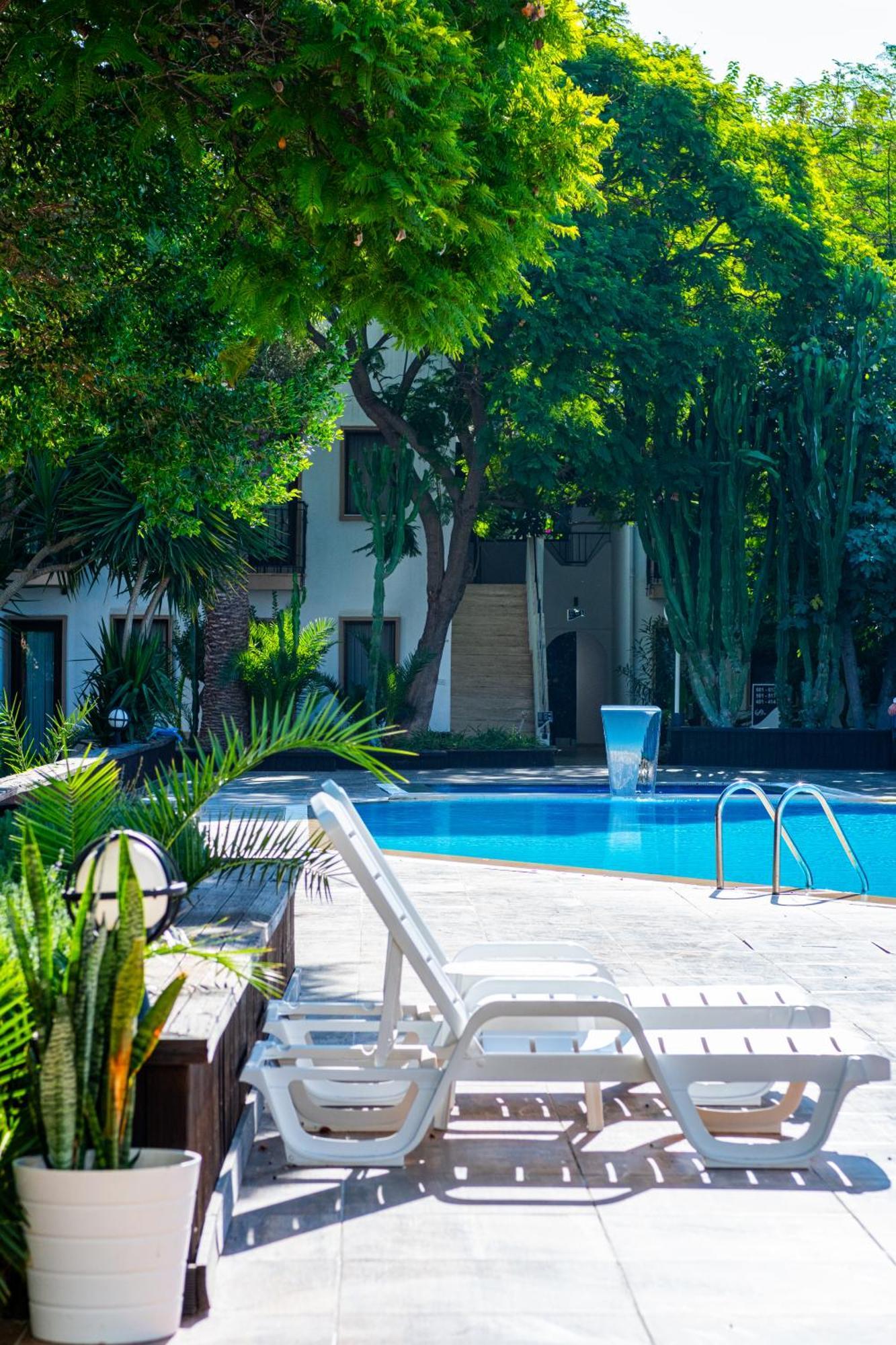 Flora Hotel 3*