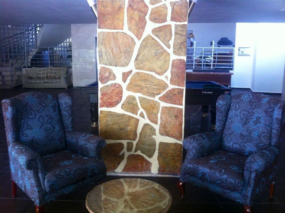 Ponz Hotel