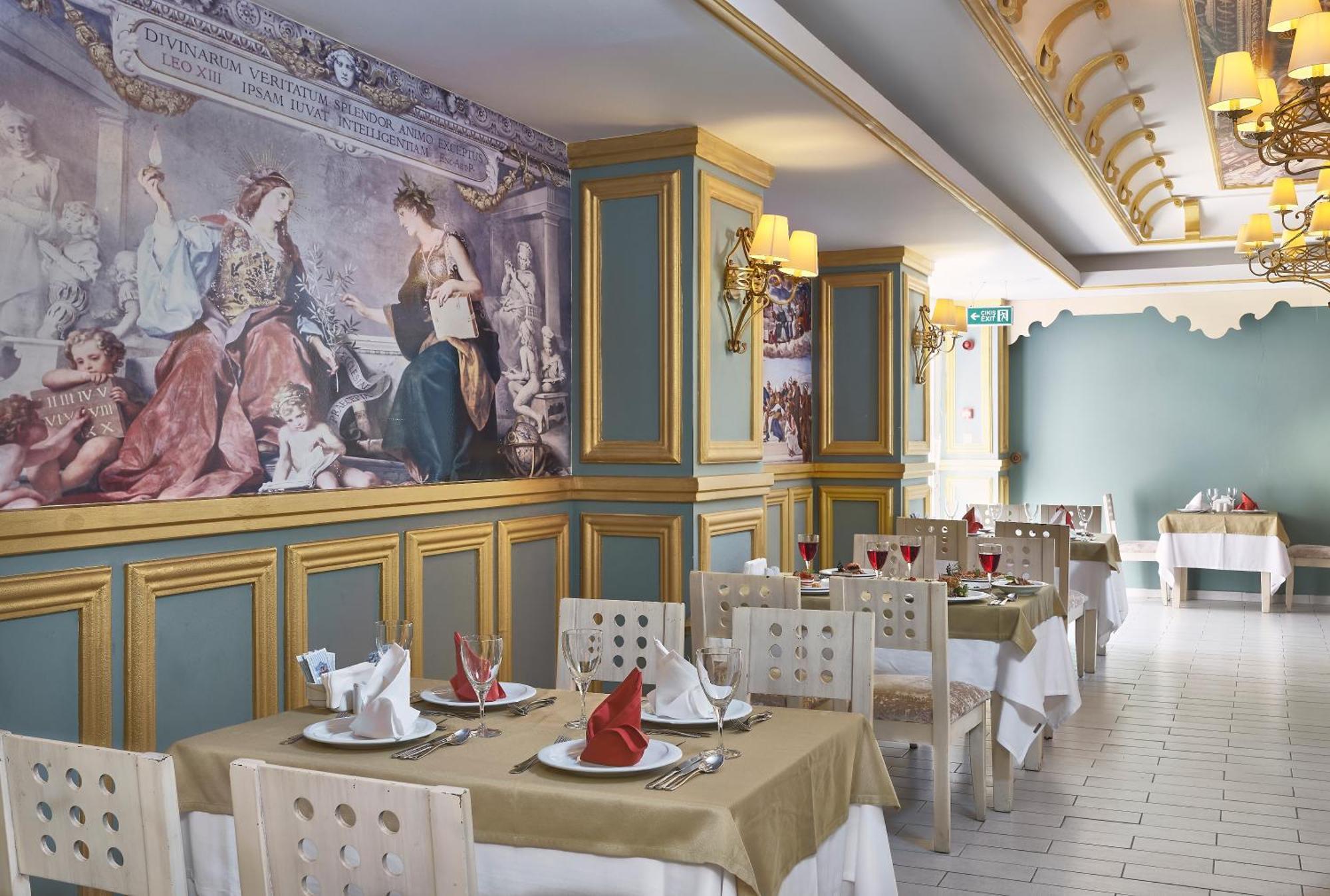 Seaden Corolla Hotel 4*