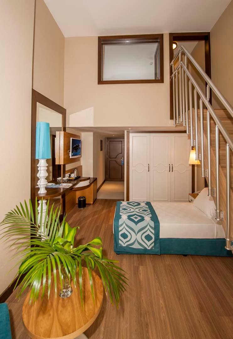 Hotel Dream World & 5*