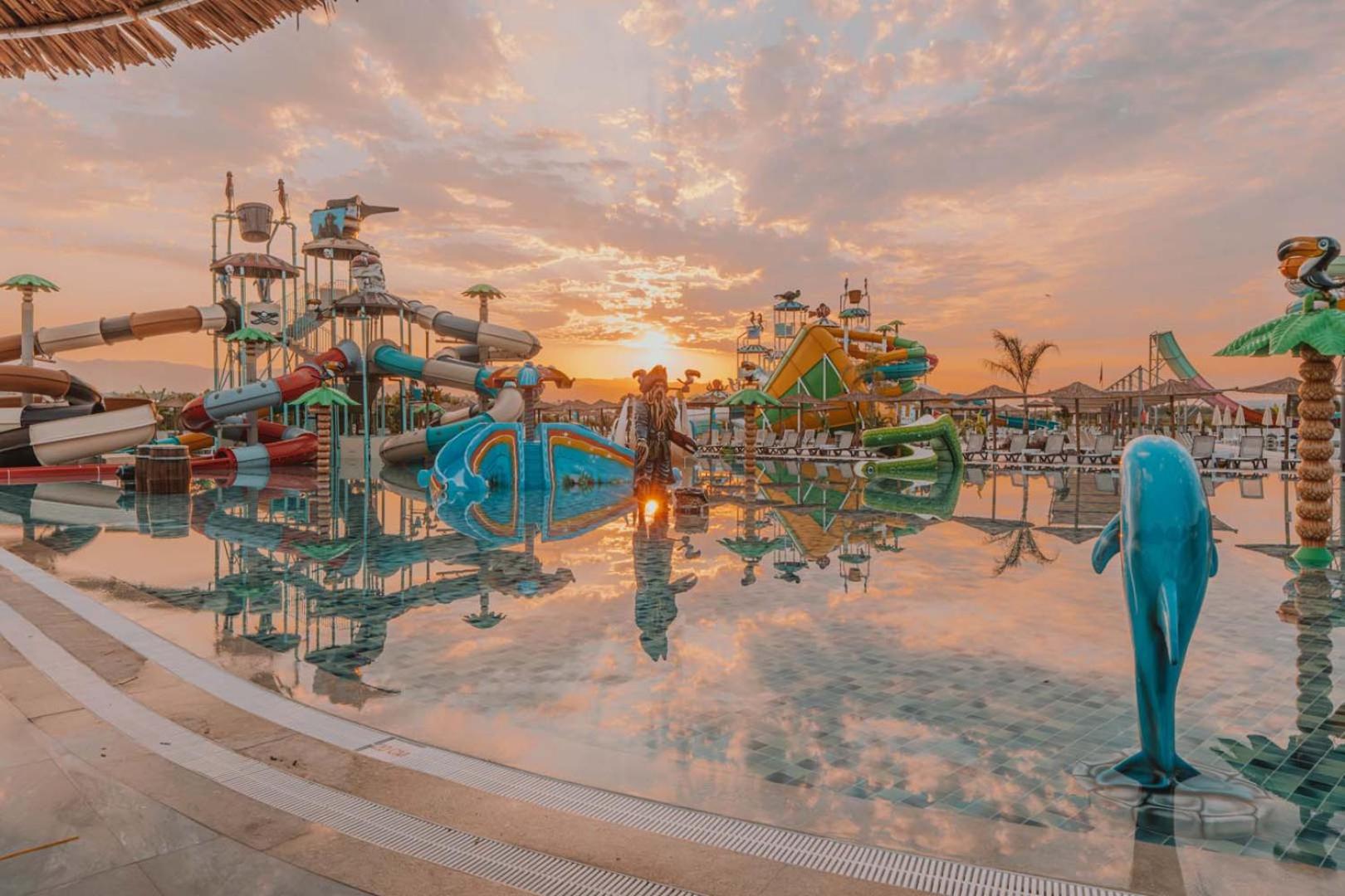 Dream Fun World Hotel 5*
