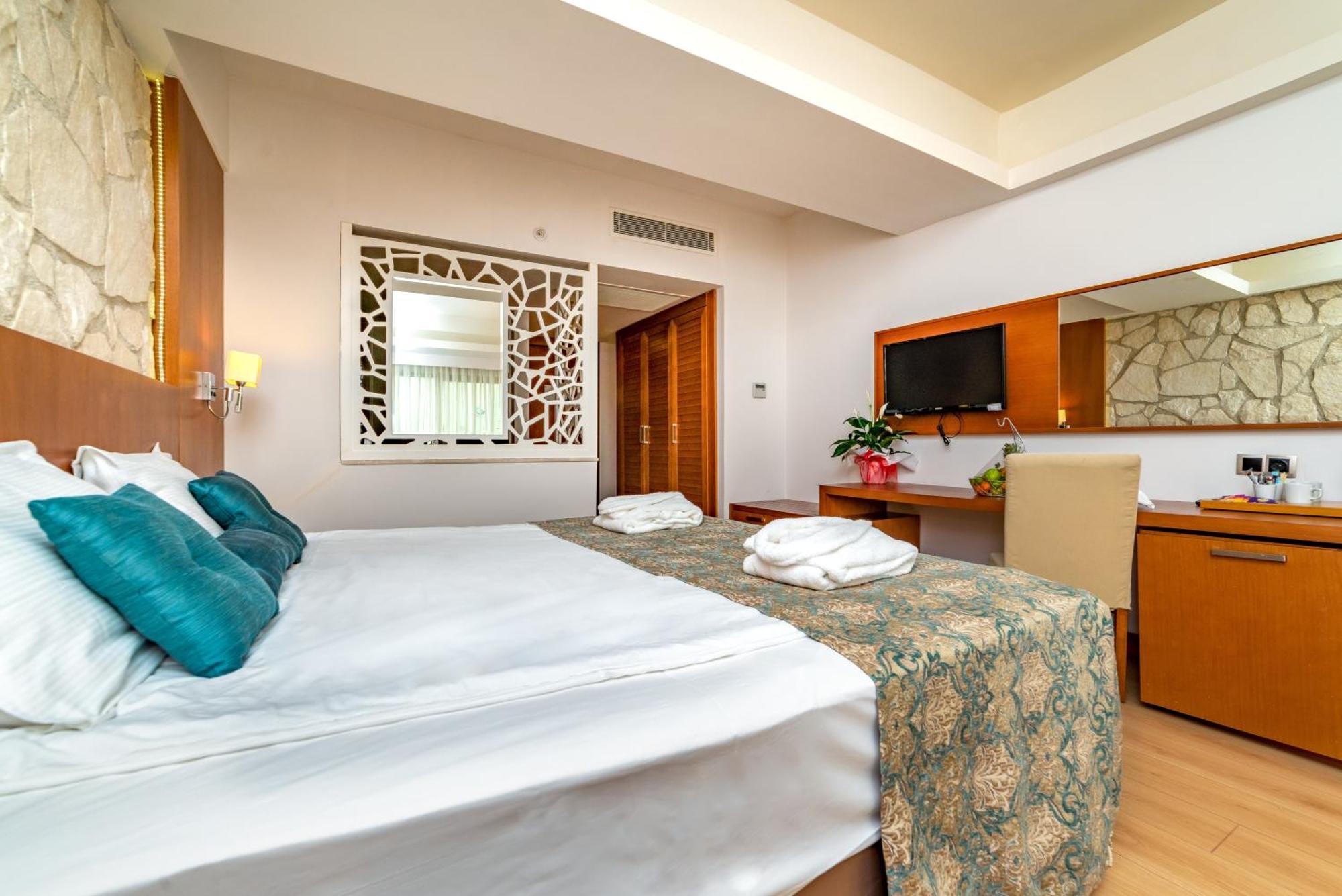 Hotel Armas Life 5*