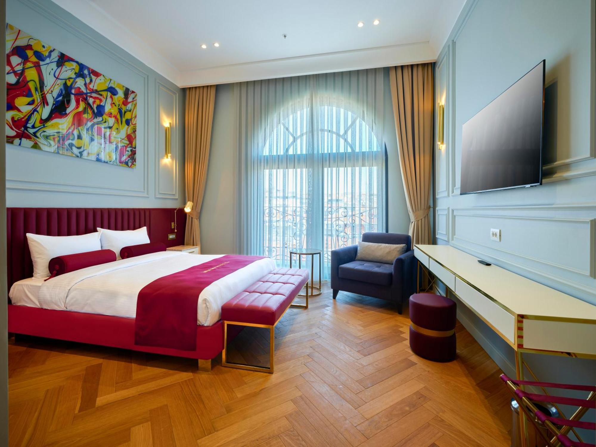 New Old Town Hotel