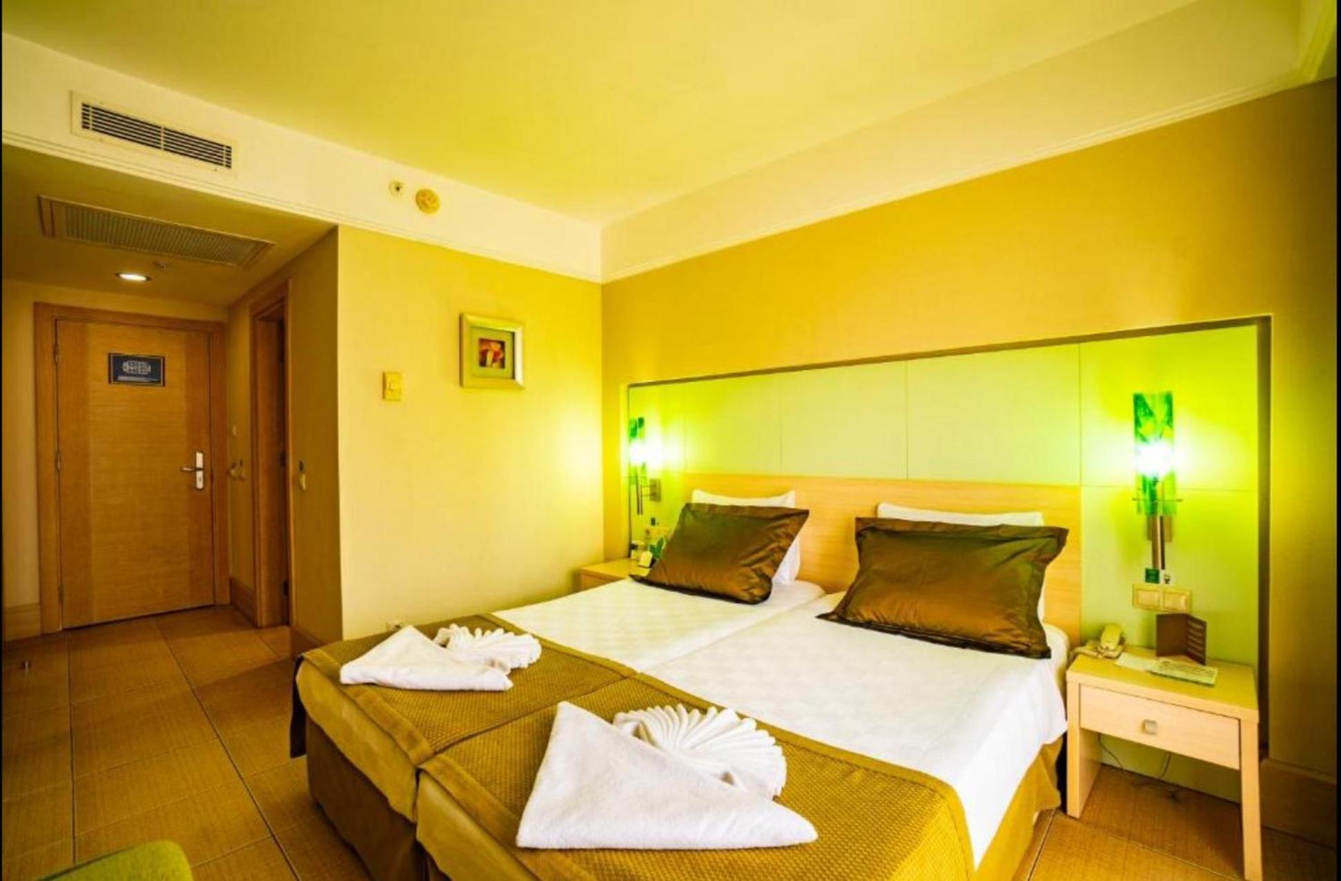 Ambassador & Hotel 4*